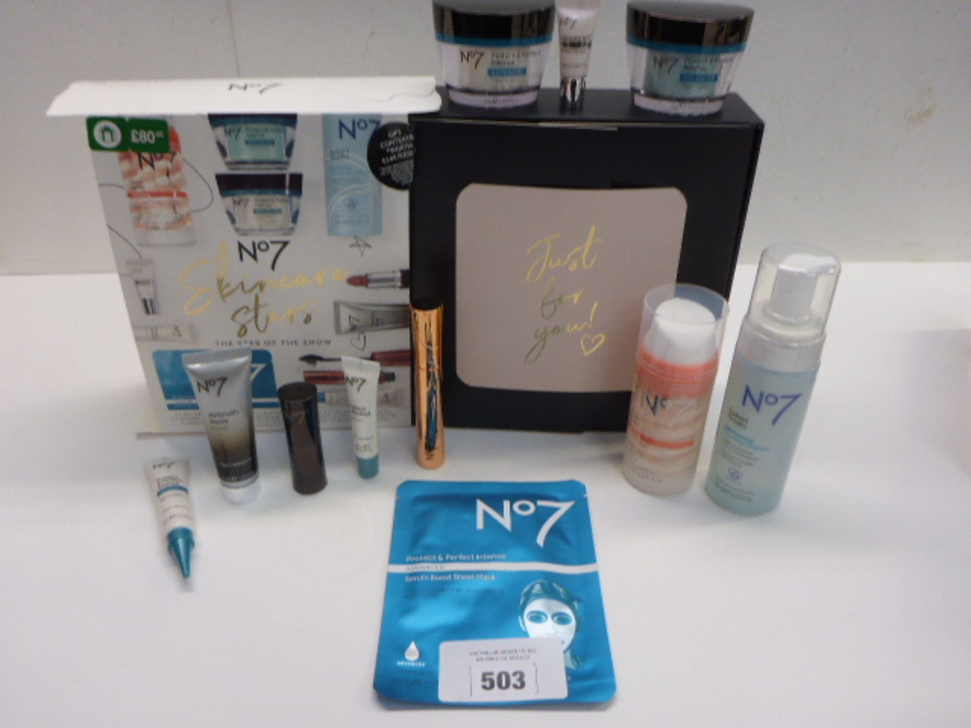 No. 7 Skincare Stars 'The Star of the Show' beauty gift box