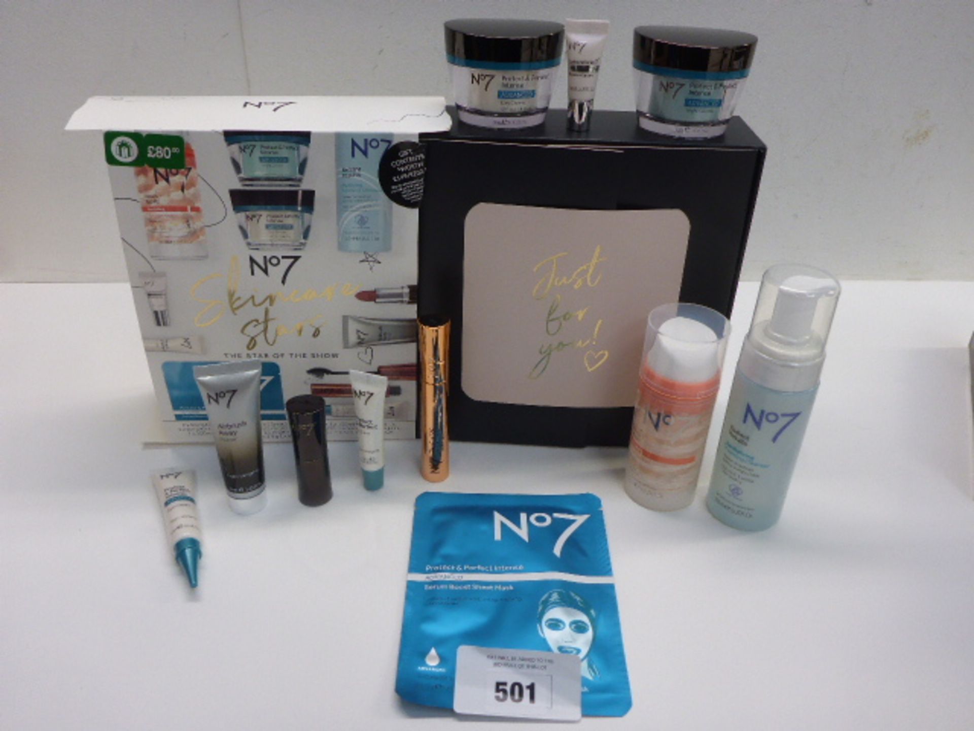No. 7 Skincare Stars 'The Star of the Show' beauty gift box