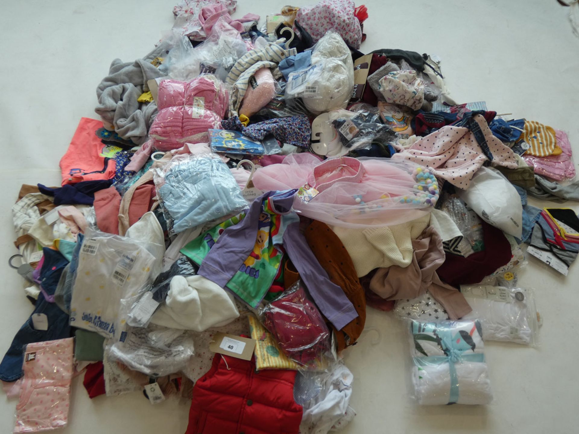 Half a stillage containing children's clothing and accessories ages 3 and under (approximately 235 - Image 2 of 2