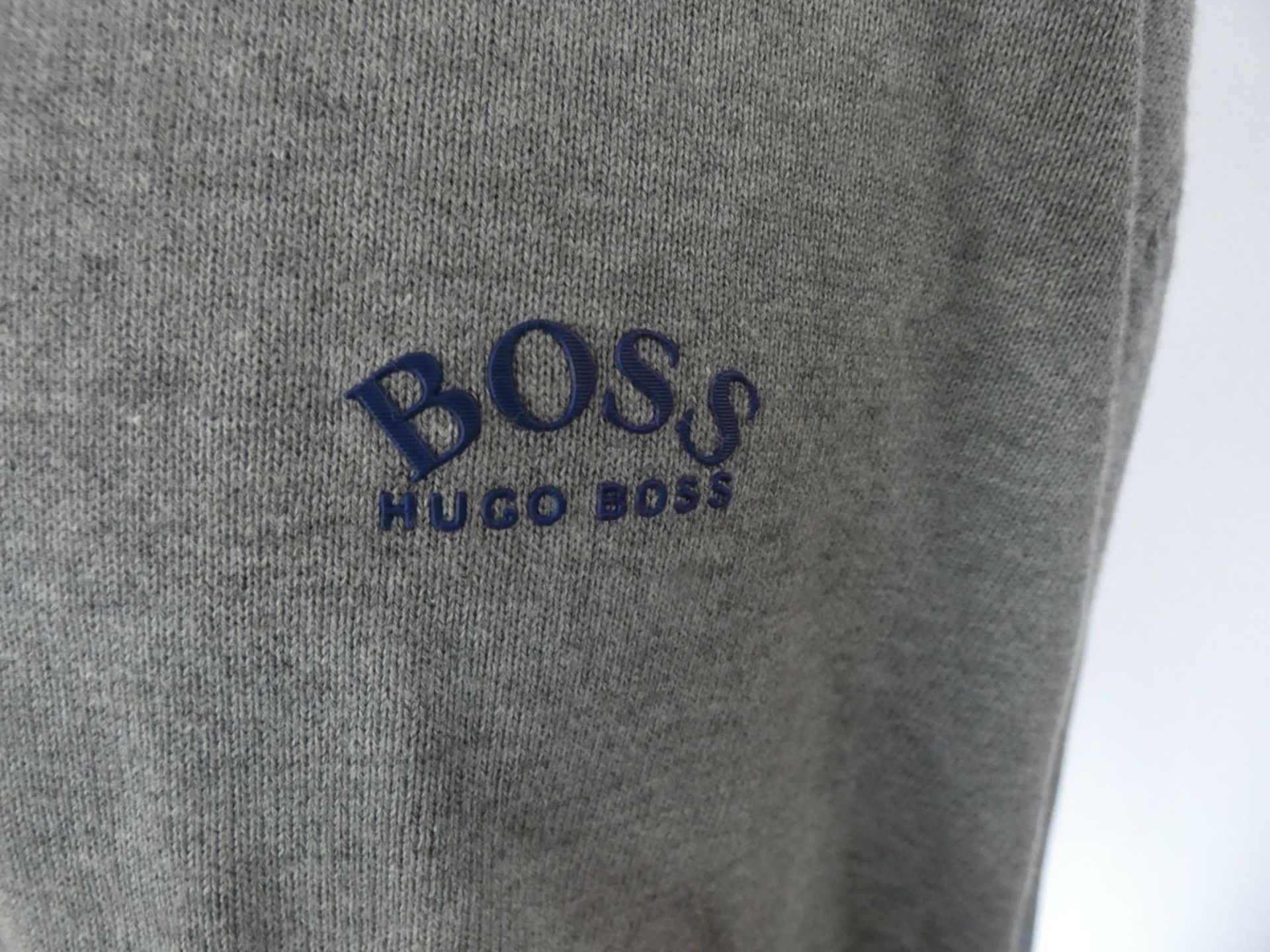 Hugo Boss jumper in grey and blue size 5XL - Image 2 of 4