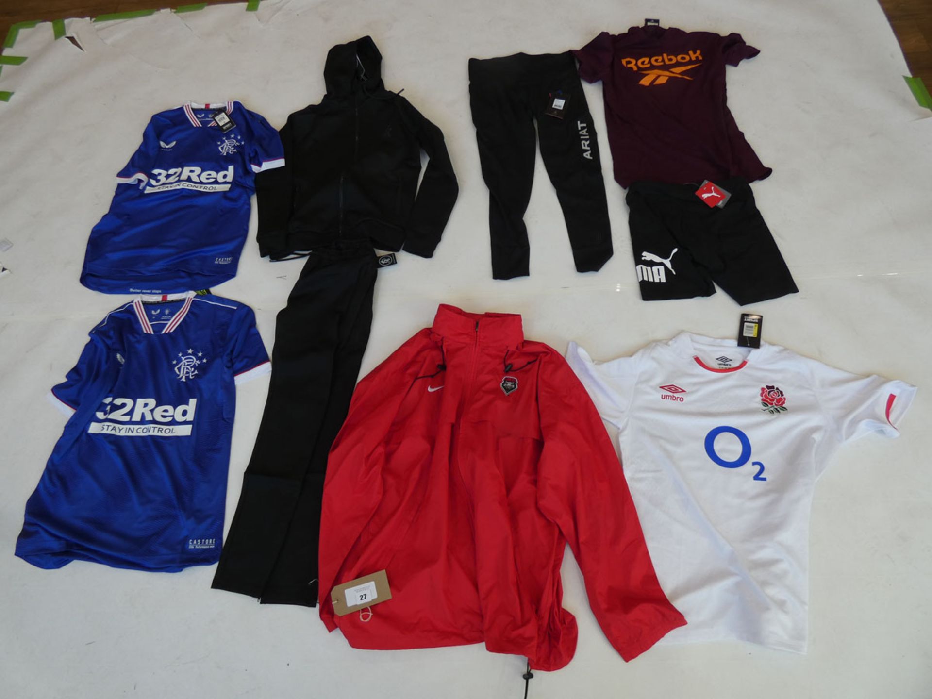 Selection of sportswear to include Gym King, Nike, Reebok, etc