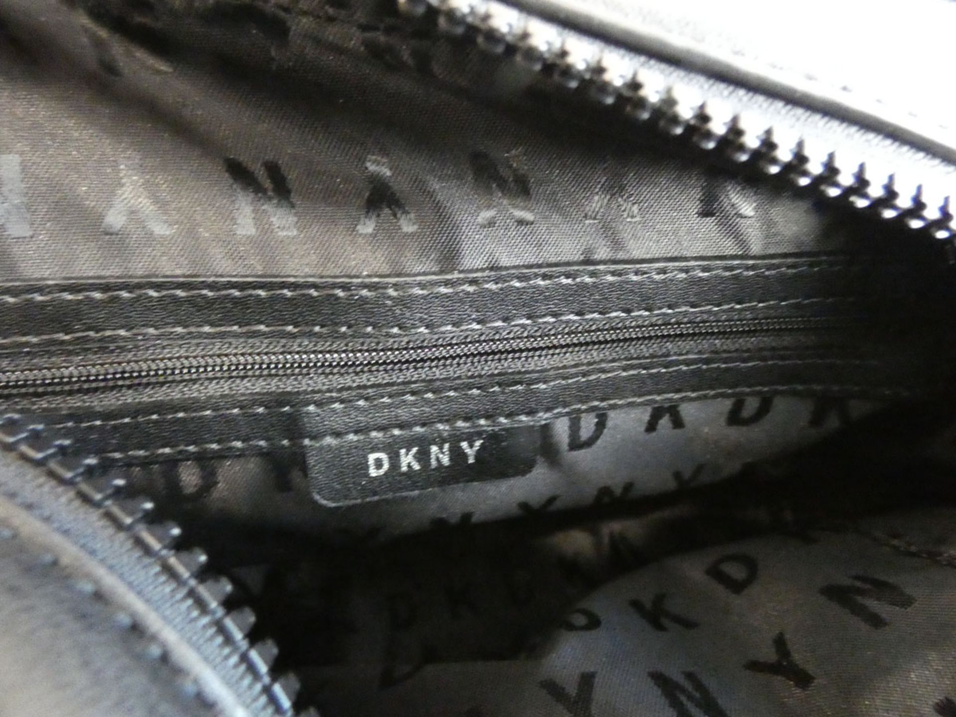 DKNY Tilly camera cross body bag in black - Image 4 of 4