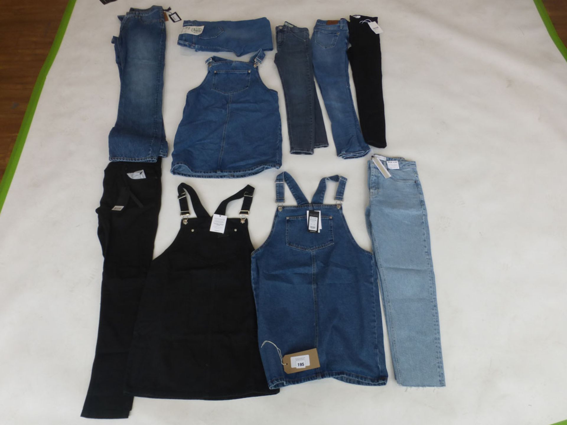 Selection of denim wear to include New Look, River Island, Topshop, etc