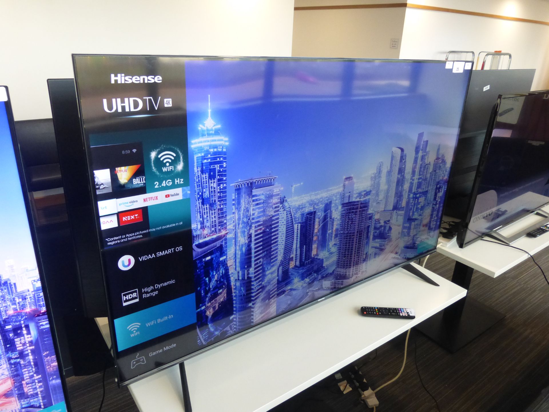 Hisense 58'' 4K TV Model: 58A7100FTUK, includes remote (R46) and box (B62) Screen has no visible