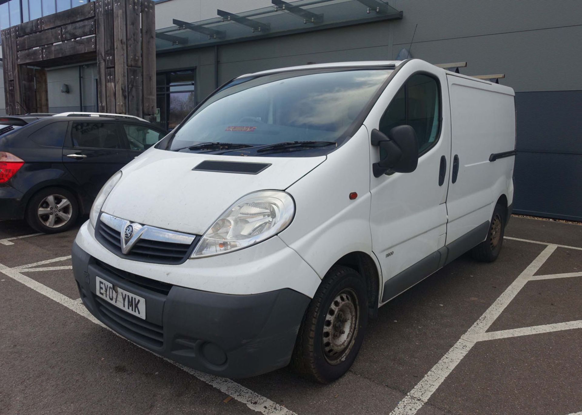 EY07 YMK (2007) Vauxhall Vivaro van, diesel in white MOT: None - Image 2 of 11