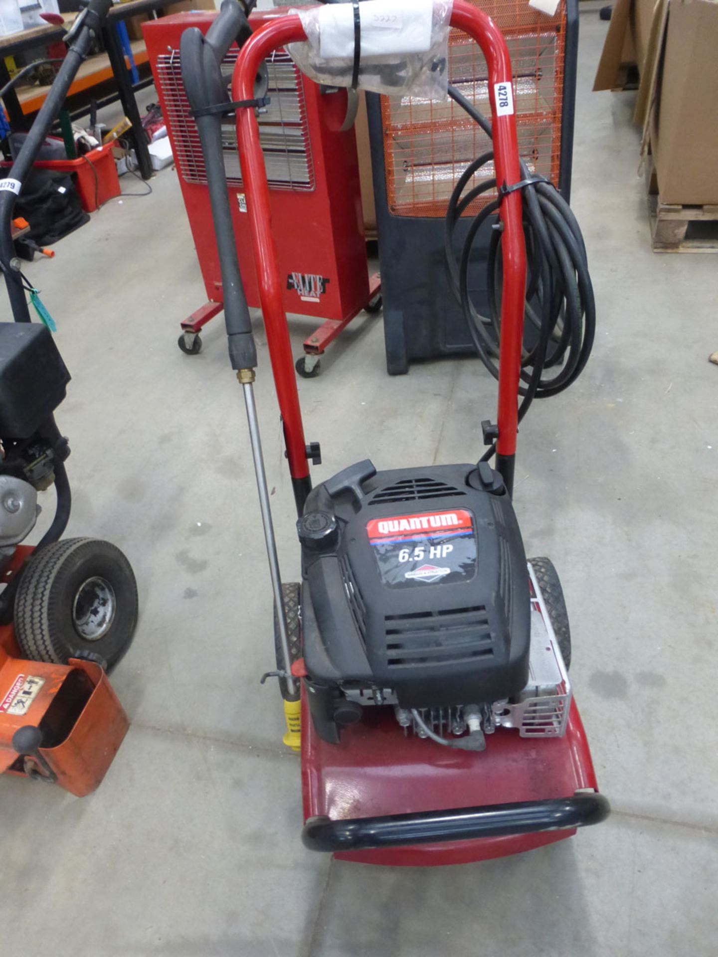 Quantum 6.5HP petrol powered pressure washer