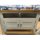 5095 Cream painted oak top large corner TV audio unit with shelf and double door cupboard (1)