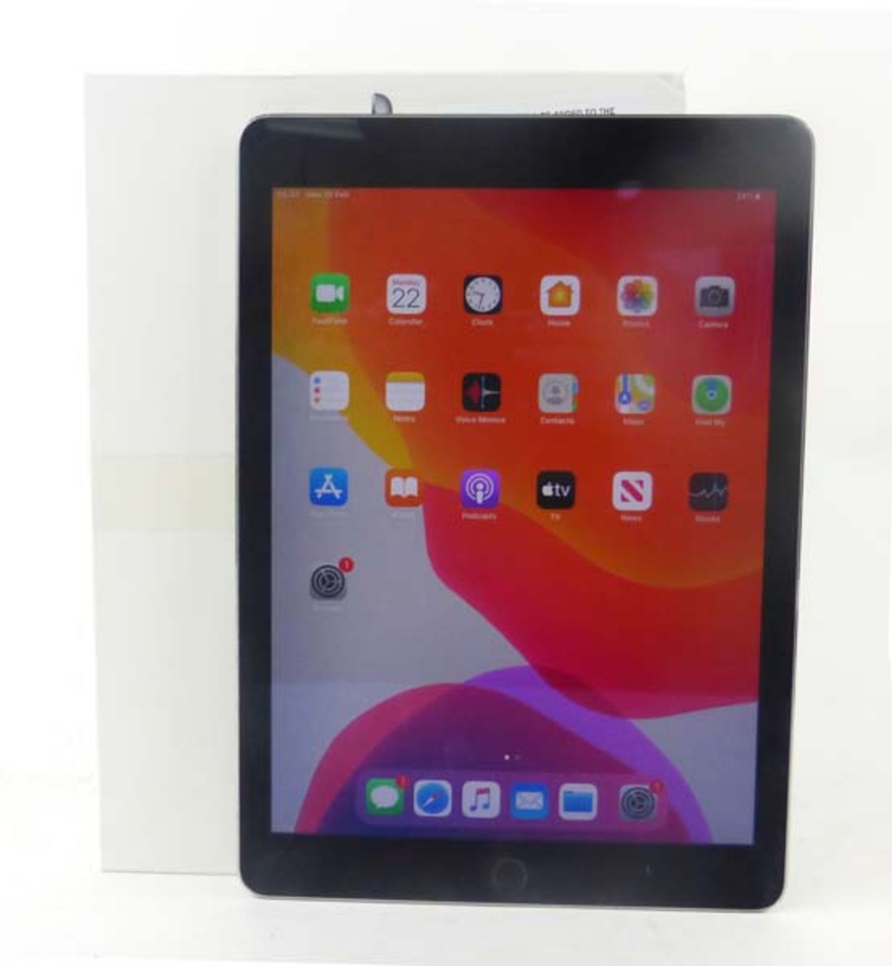 iPad Air 2 9.7'' 64GB 2nd Gen tablet with box (Model A1566)