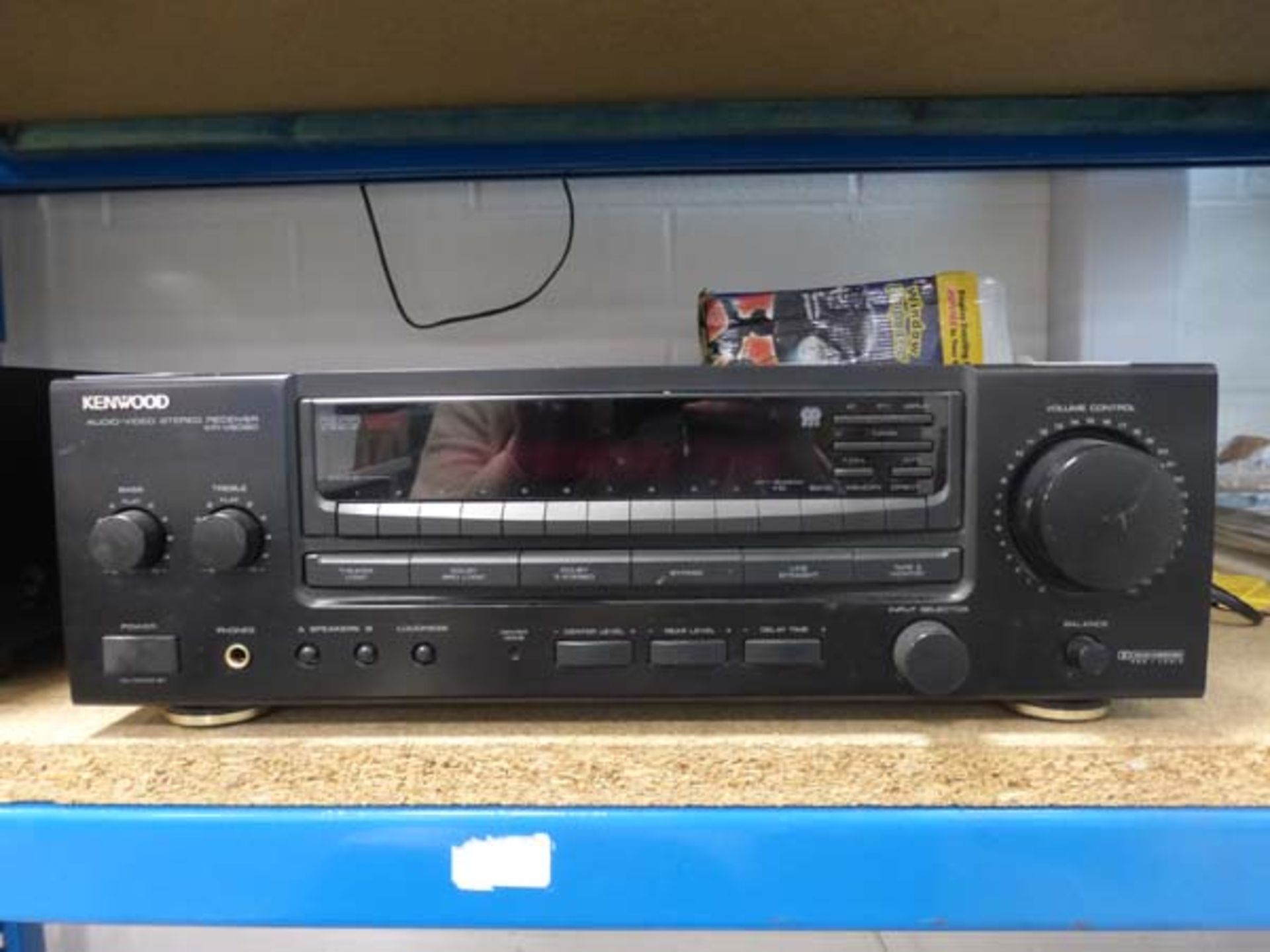 (111) Kenwood audio video stereo receiver model KR-B660