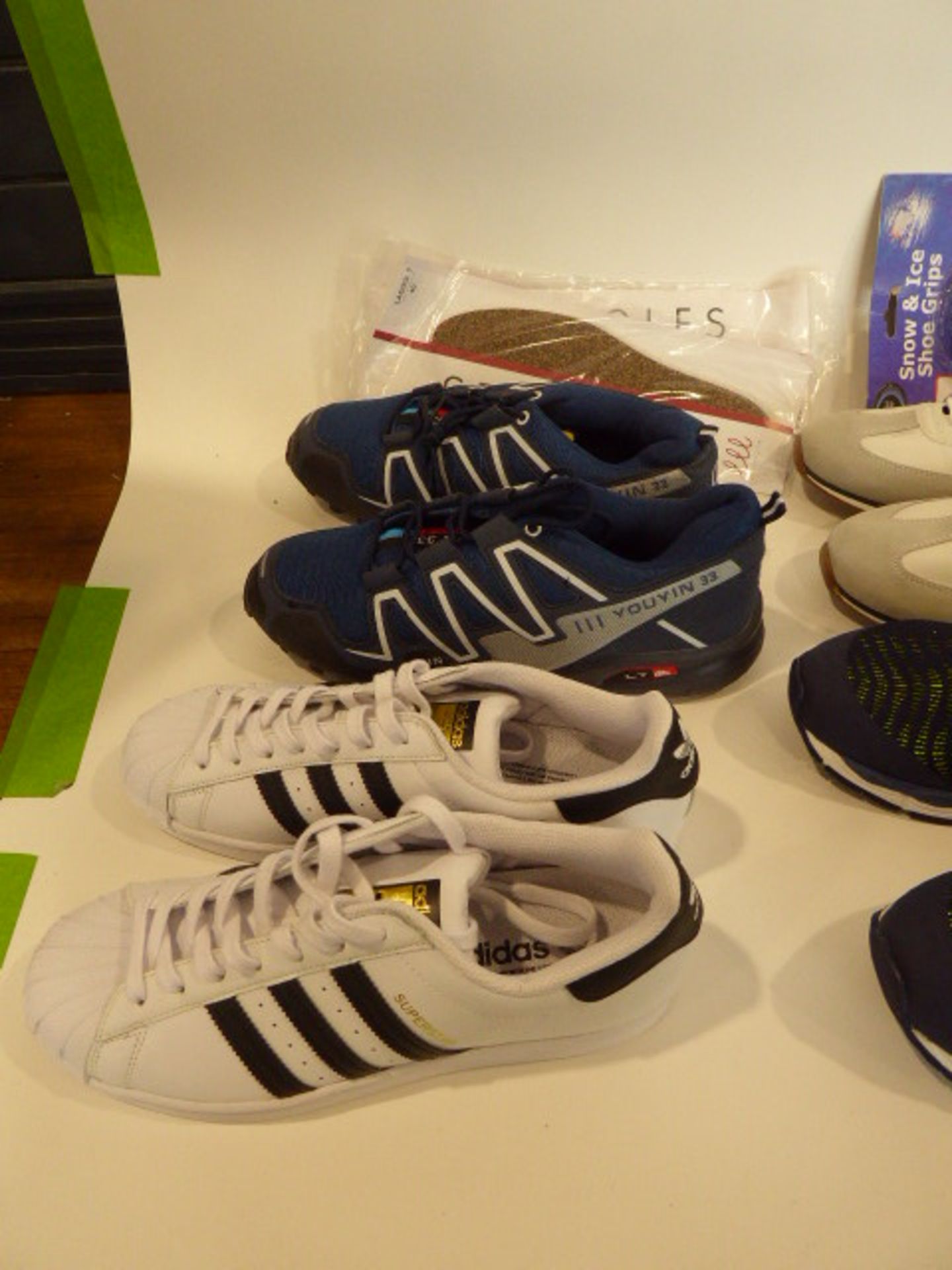Bag of assorted trainers and footwear accessories - Image 2 of 4