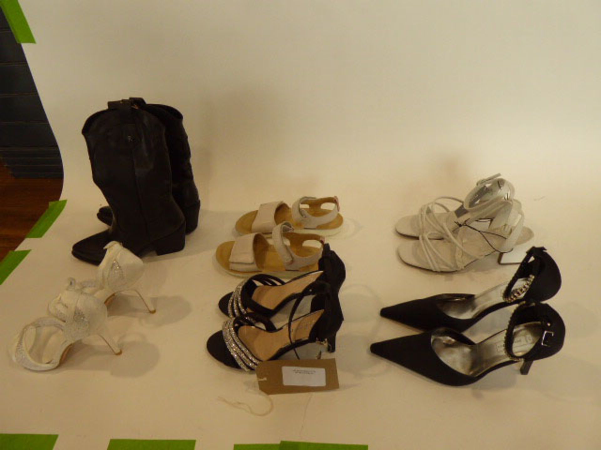 Bag of assorted ladies shoes (some used)