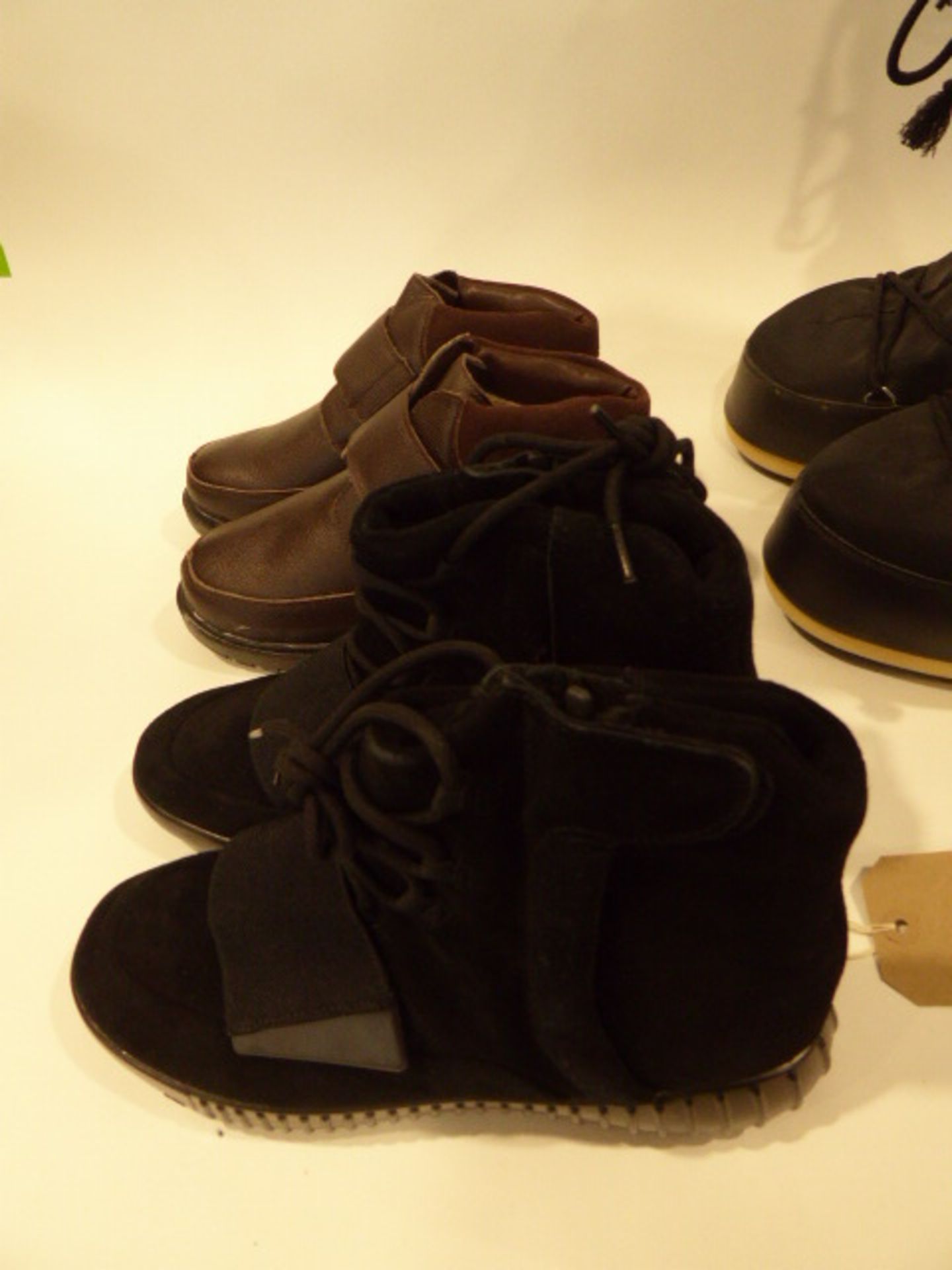 Bag of assorted boots and ankle boots - Image 2 of 3