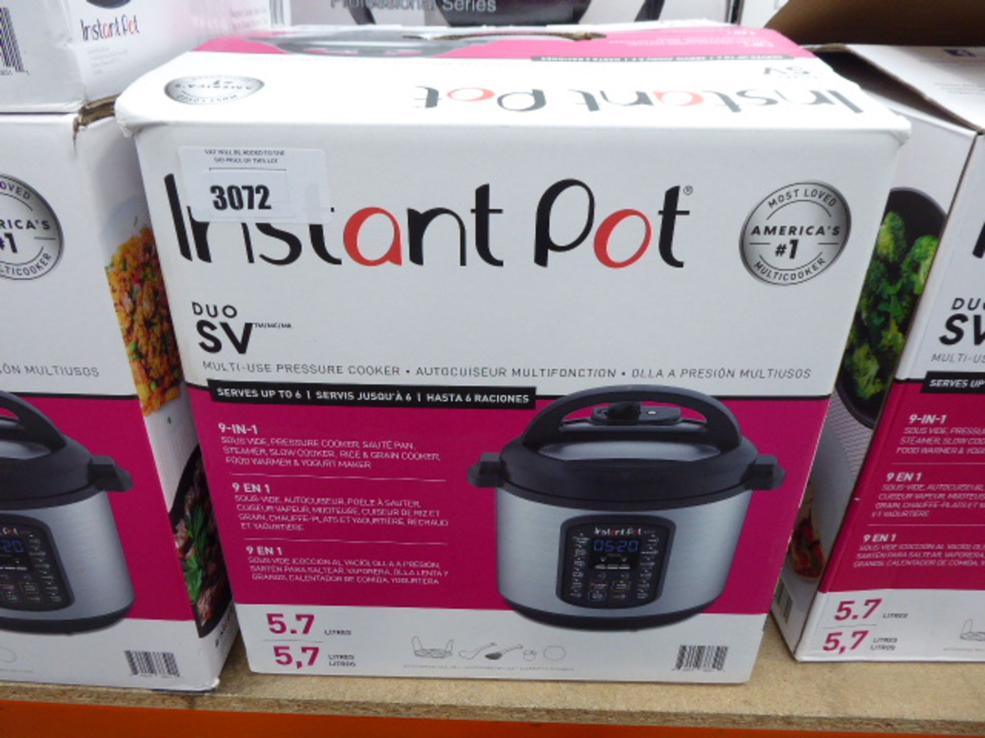 Instant Pot multi use pressure cooker with box