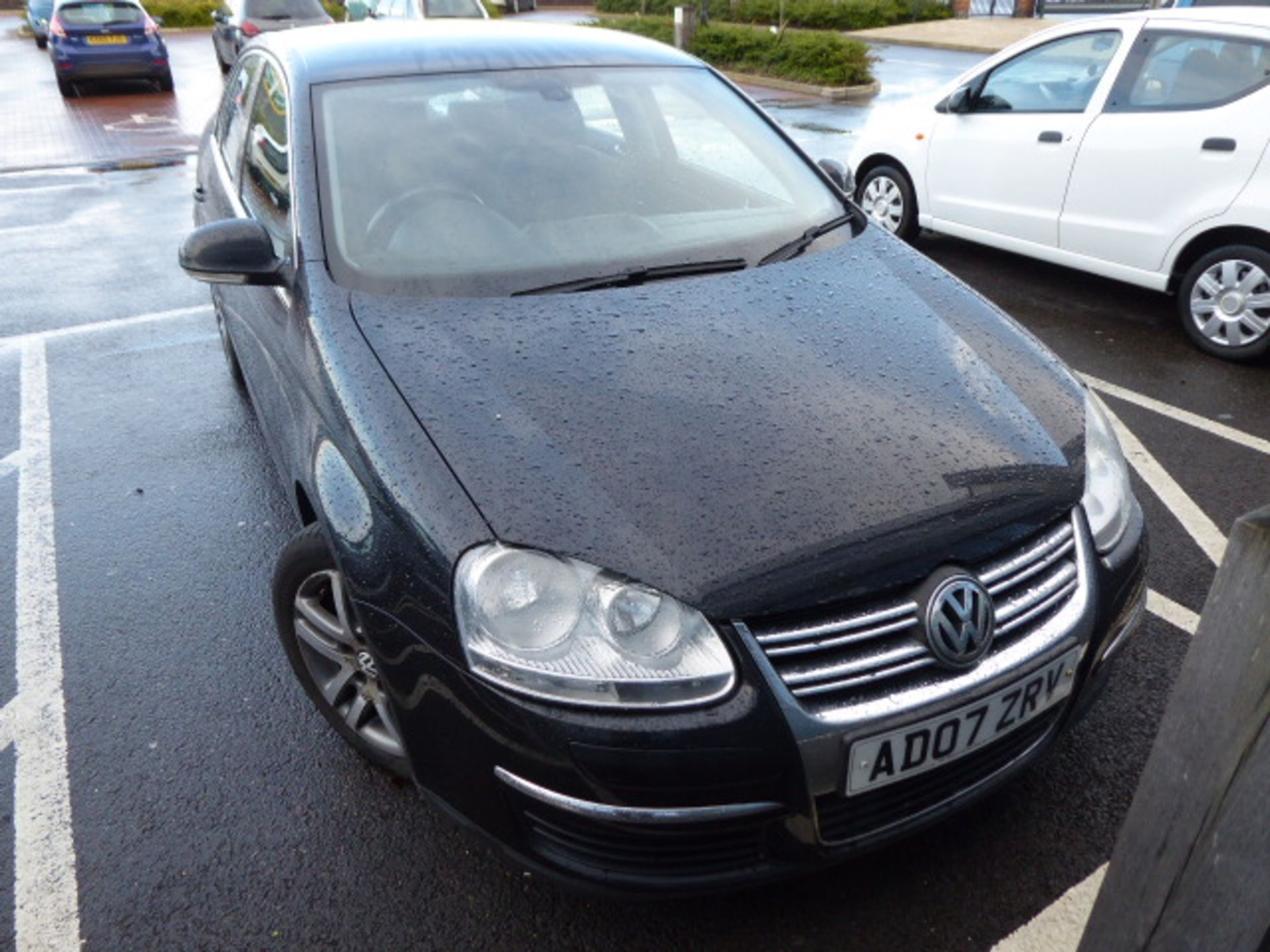 AD07 ZRV (2007) VW Jetta SE TDi 105 1896cc Diesel in black MOT: 02/11/2021