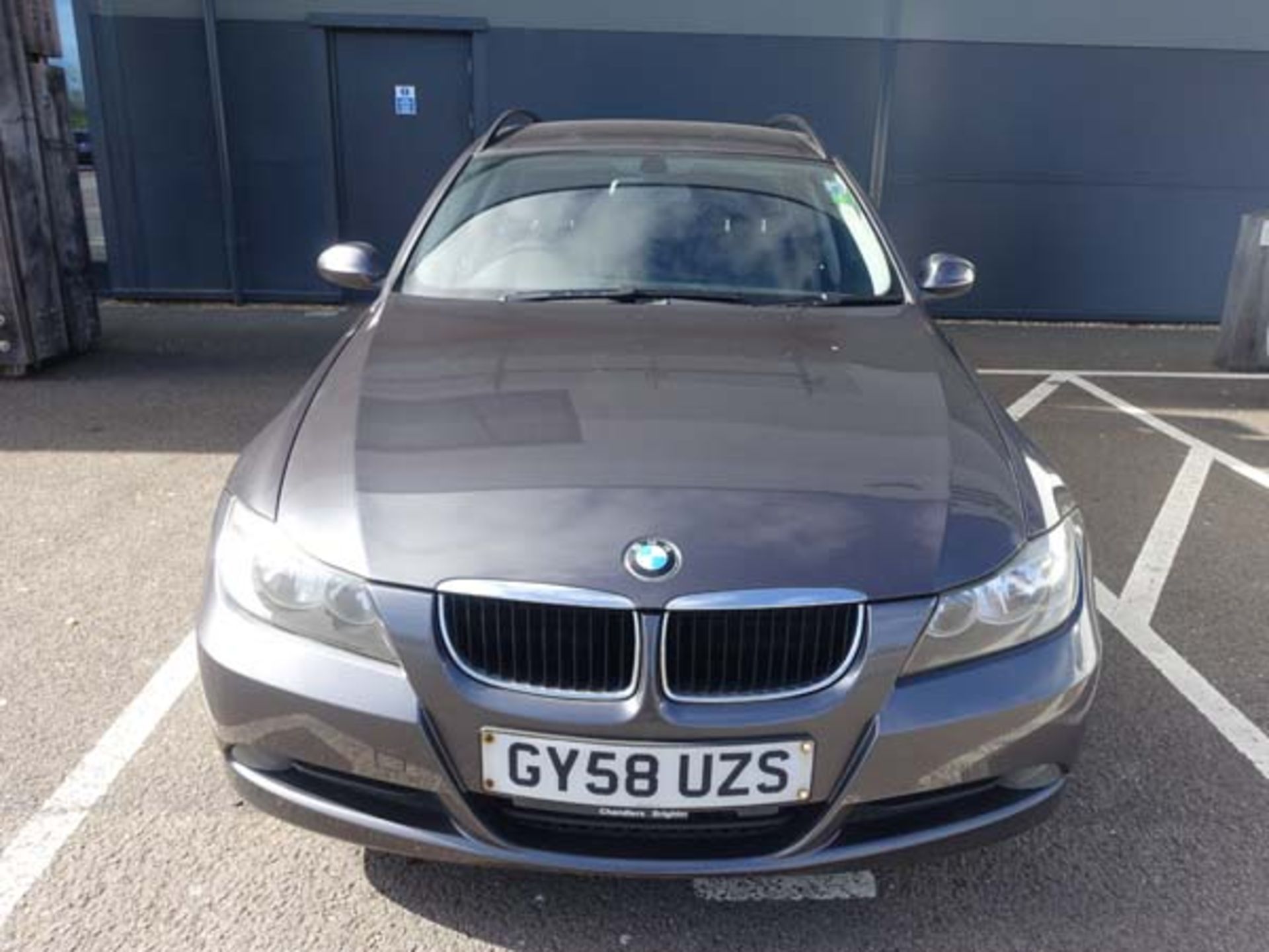 GY58 UZS (2008) BMW 3181 SE Touring, 1995cc diesel in grey MOT: 7/12/21 Notes: heated seats, air - Image 2 of 9