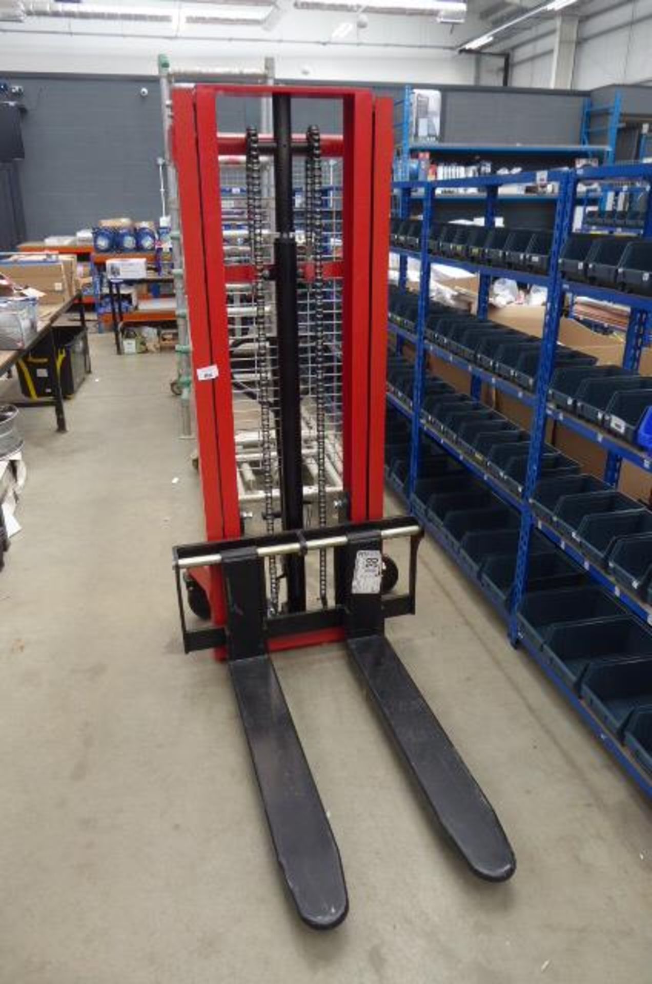 1 ton lifting capacity hand fork truck Unable to confirm if in working order. 183cm high.