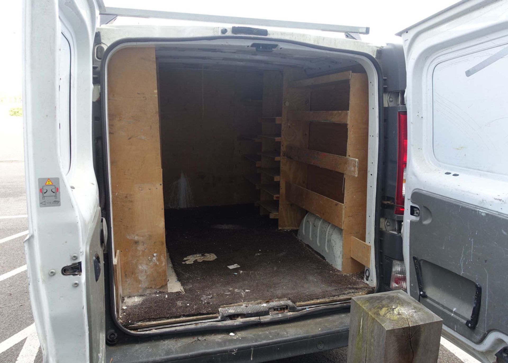 EY07 YMK (2007) Vauxhall Vivaro van, diesel in white MOT: None Note: Issues with turbo/loss of - Image 9 of 11