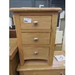 Oak 3 drawer bedside cabinet (39)