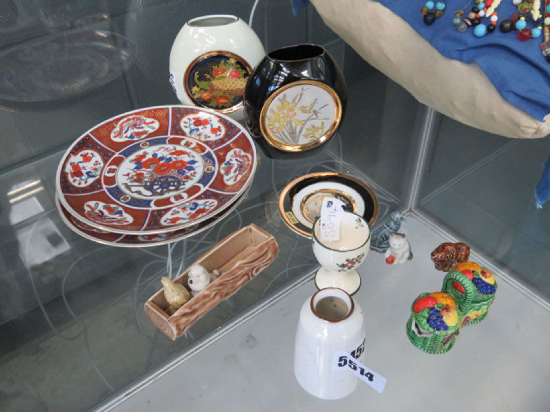 5452 - Small quantityof Wade whimsies, 2 Oriental Japanese Tajimi plates, plus vases, Royal