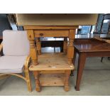 2 pine lamp tables