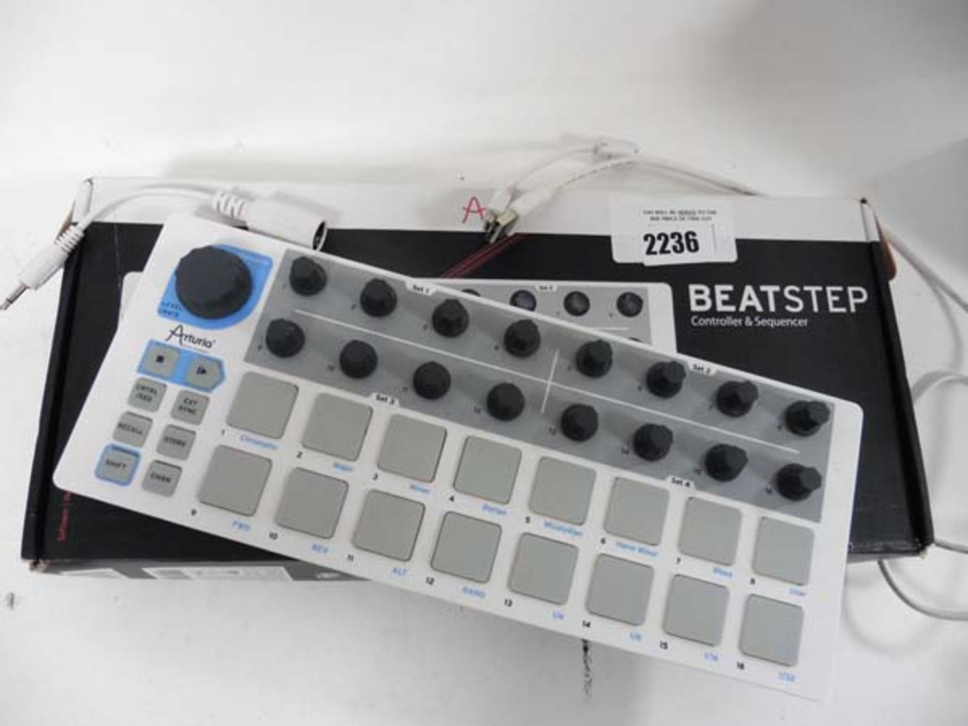 Arturia musical Instruments Beatstep controller & Sequencer in box