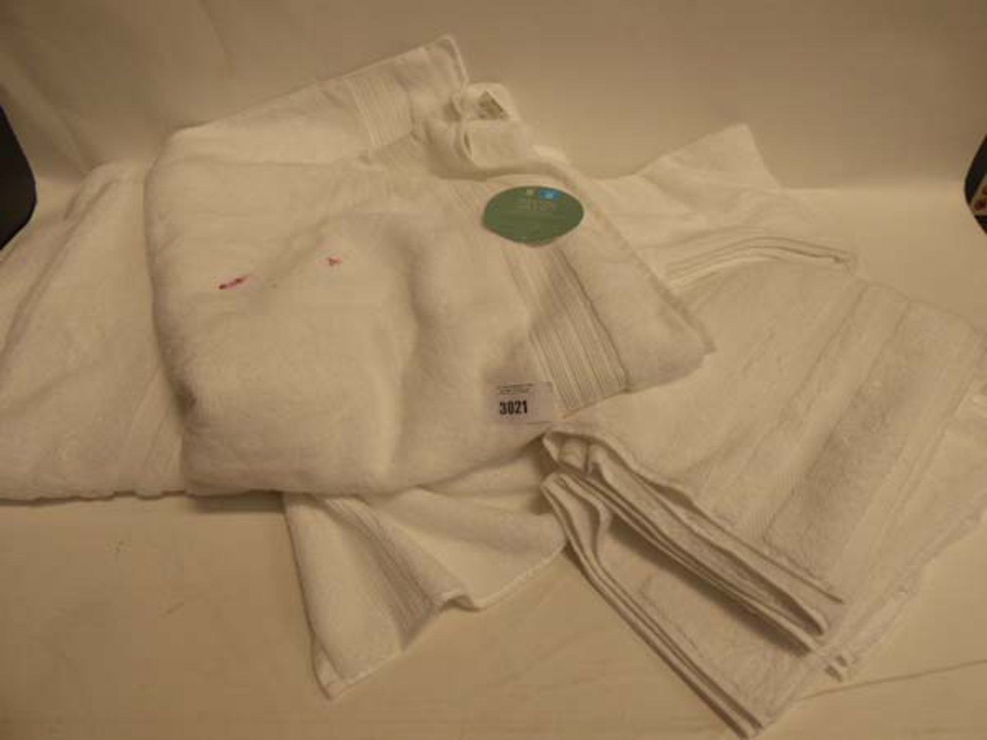Bag containing mixed bath towels