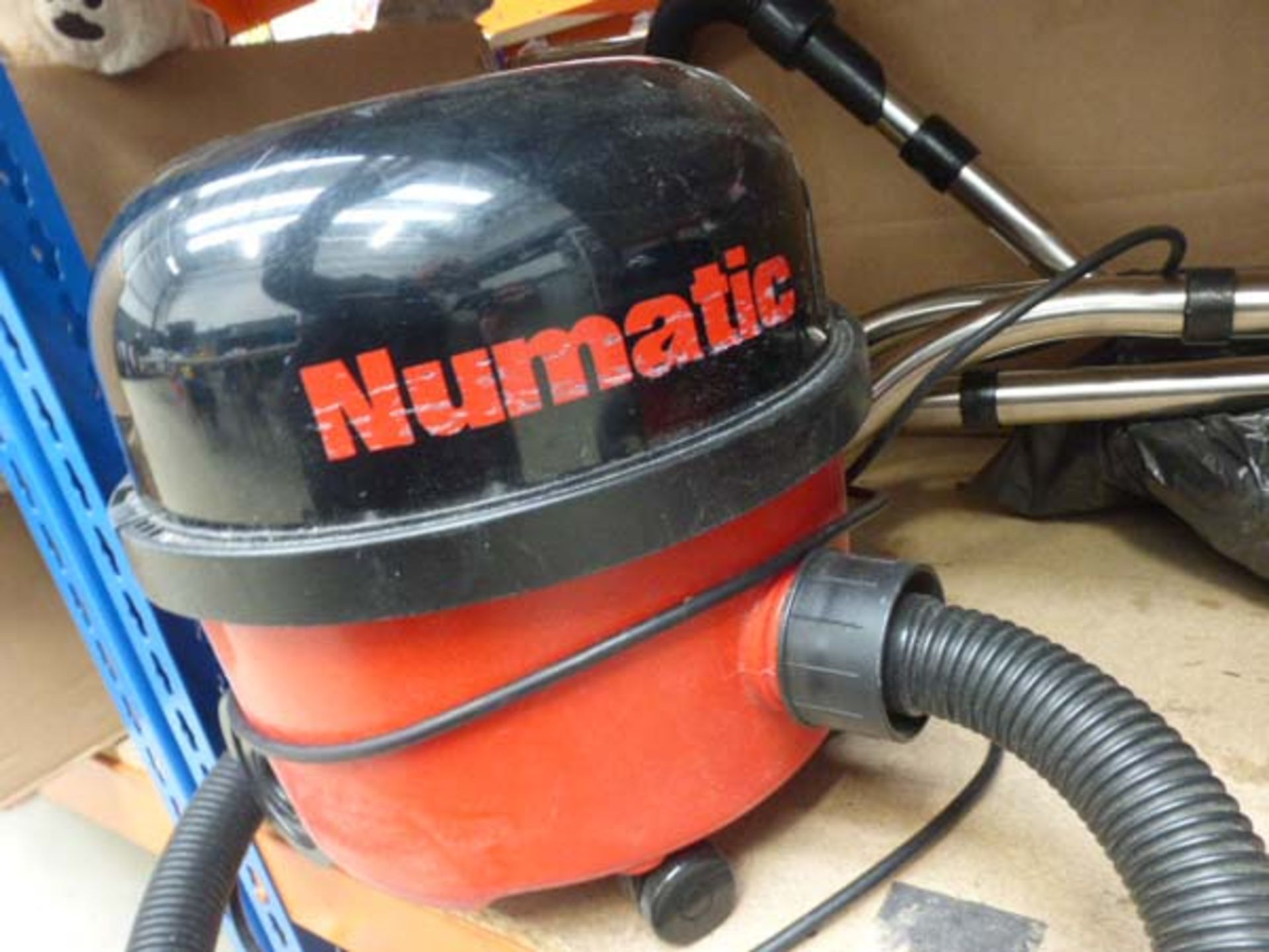 Numatic vacuum cleaner with pole