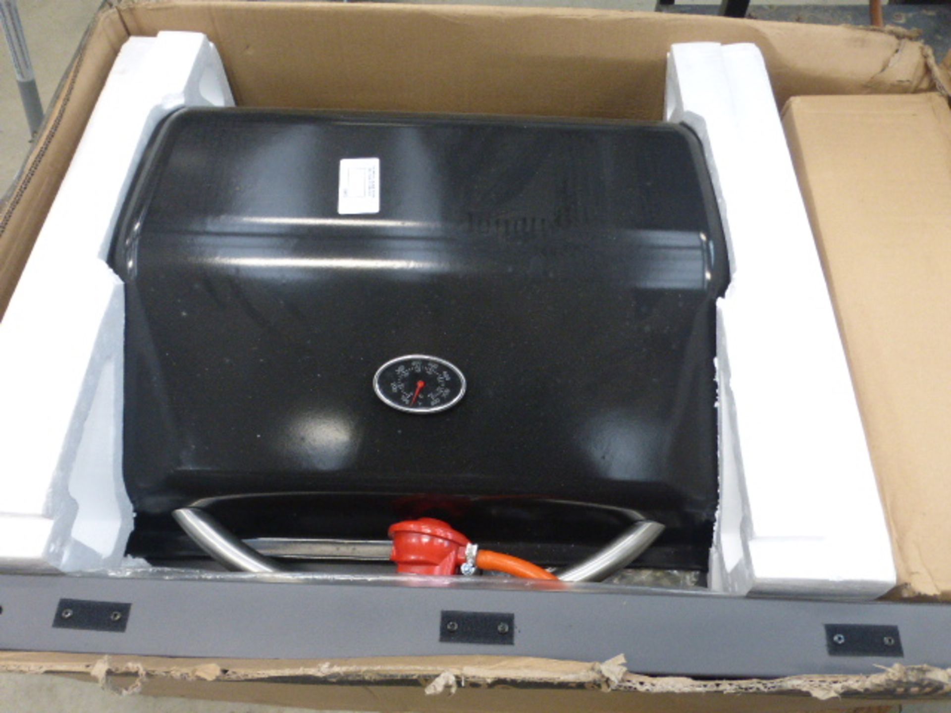 4046 - Boxed flatpack 3 burner gas barbecue