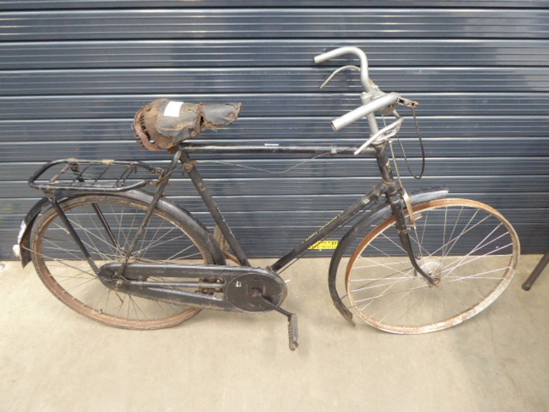 Vintage Royal Enfield gents bike - Image 2 of 2