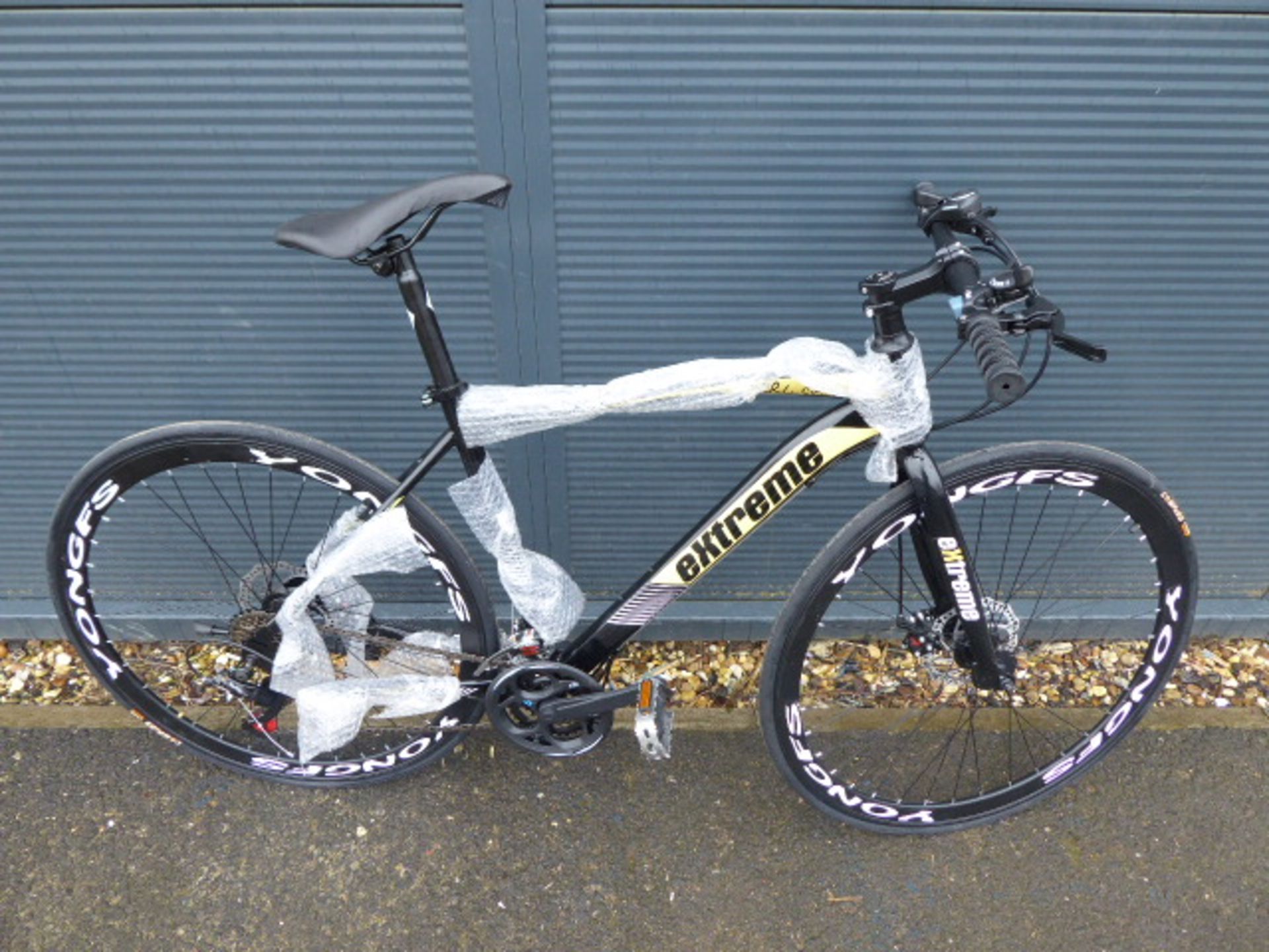 Gents black and yellow Extreme Shimano geared road bike - Image 2 of 2