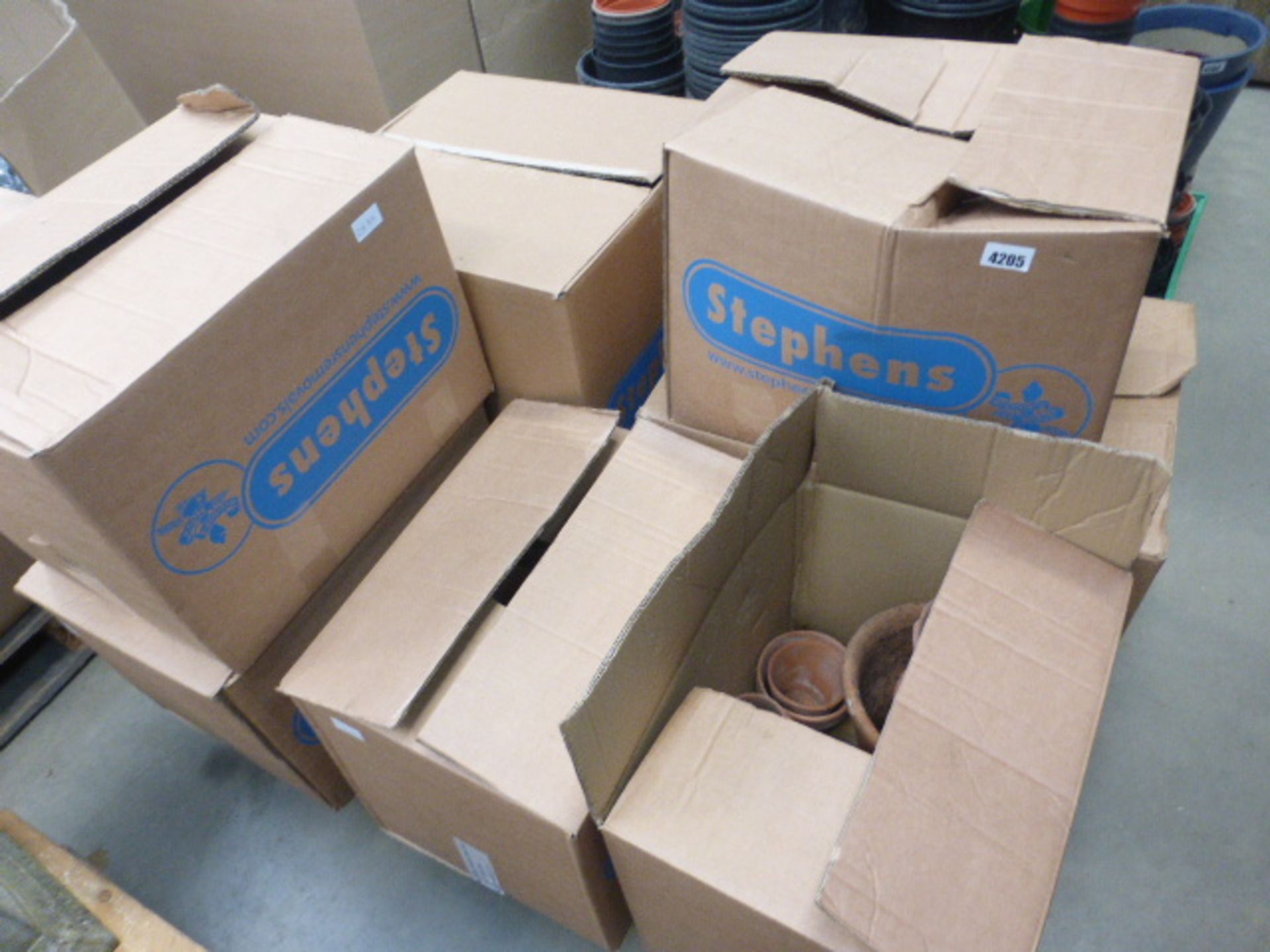 Pallet containing 7 boxes of terracotta pots and small qty of lamps - Image 2 of 2