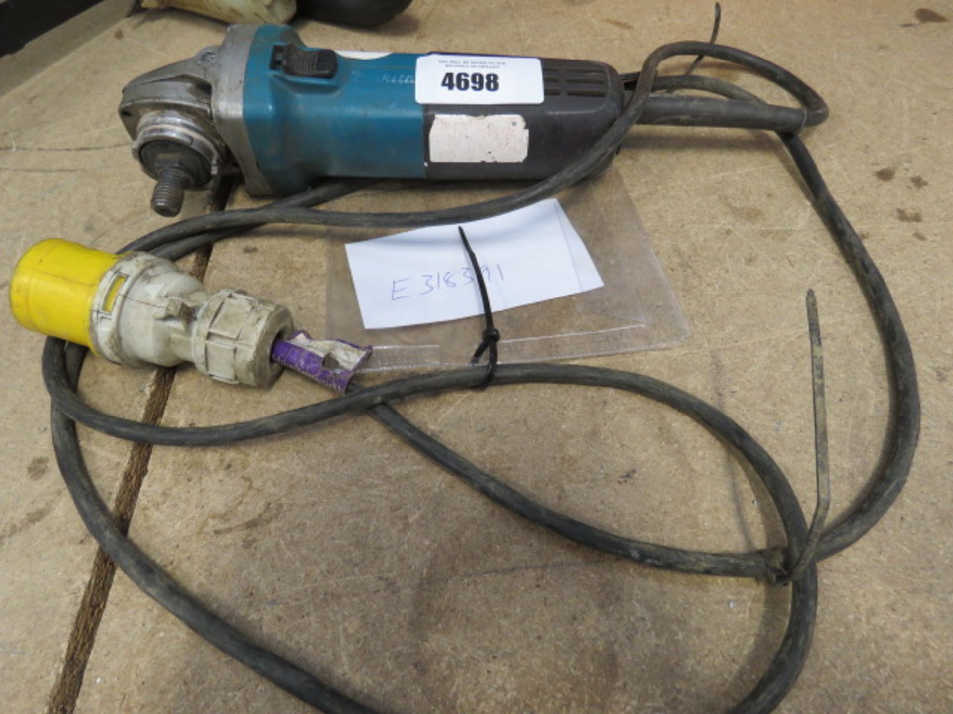 Makita 110v angle grinder (af) (E318391)