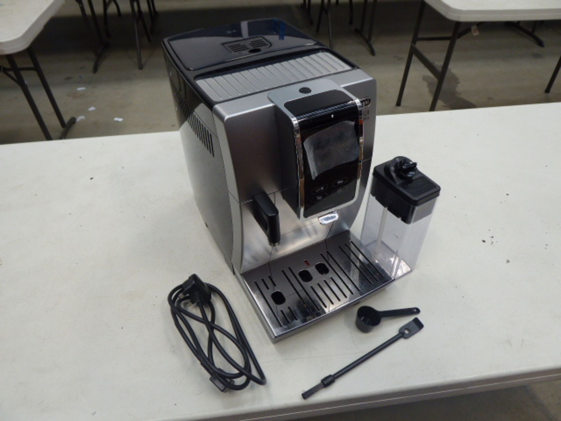 (TN63) Boxed De'Longhi Dinamica Plus latte creamer system - Image 2 of 2