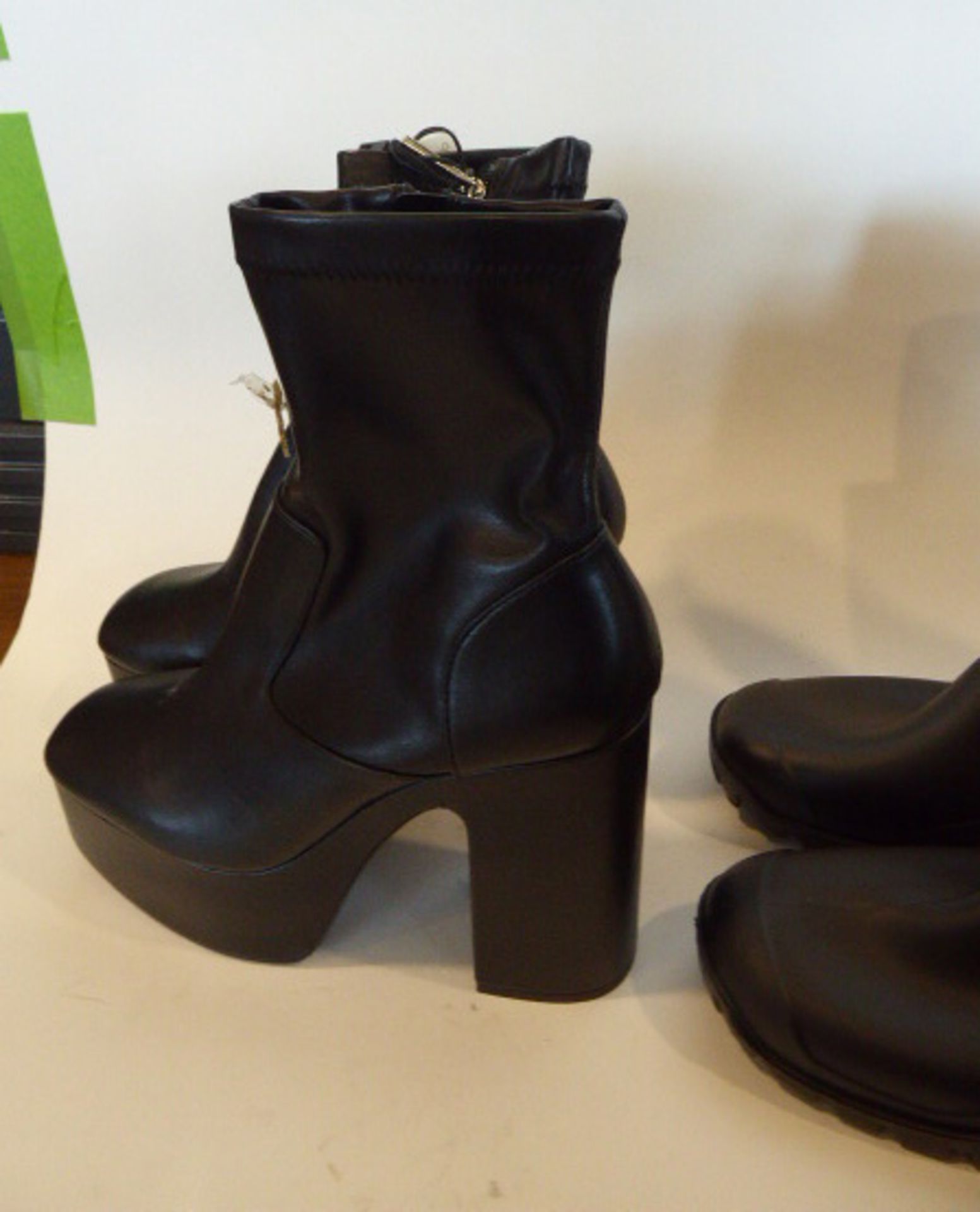 Bag of assorted boots and ankle boots - Image 3 of 5