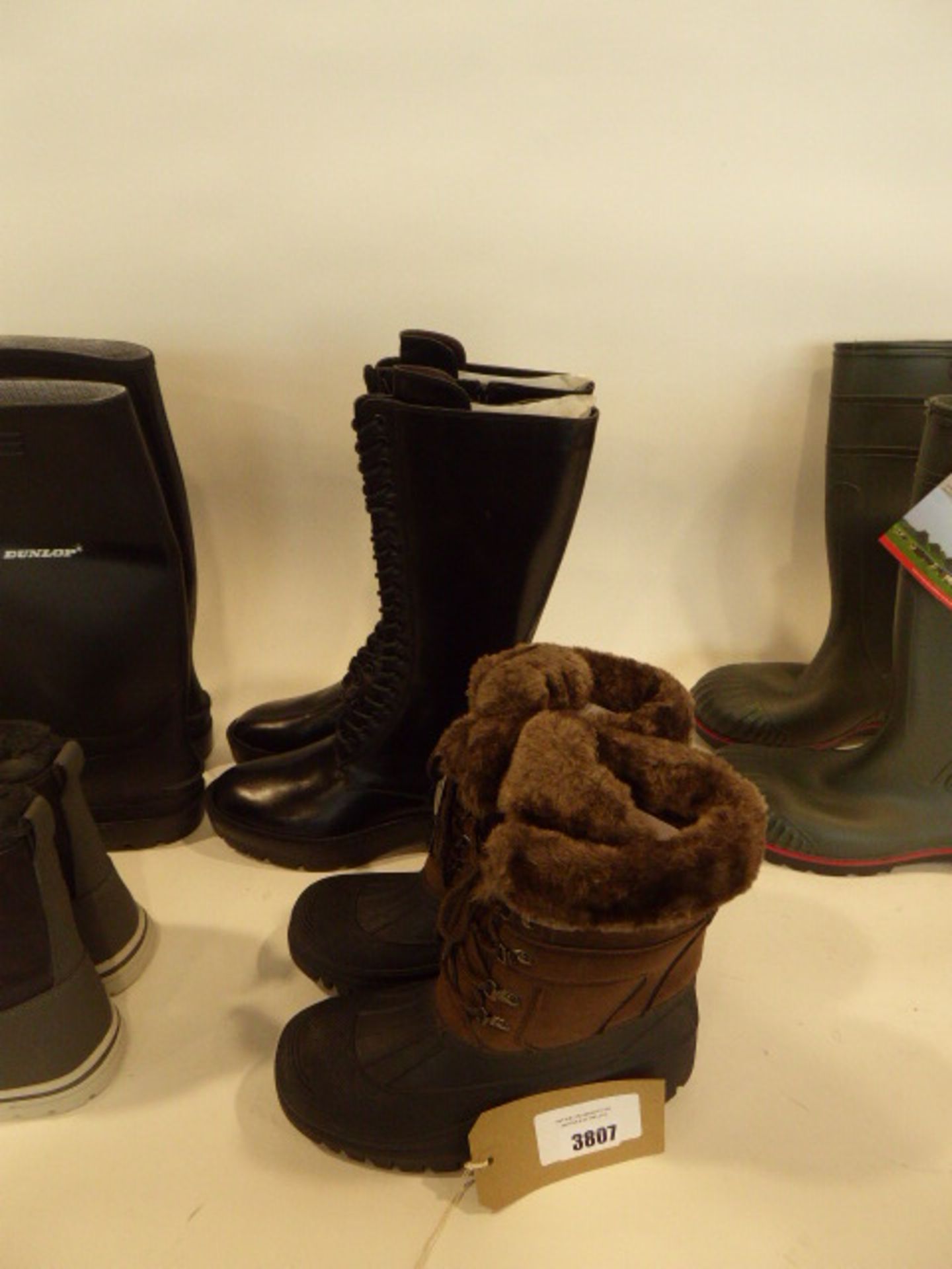 Bag of assorted boots and ankle boots - Image 3 of 4
