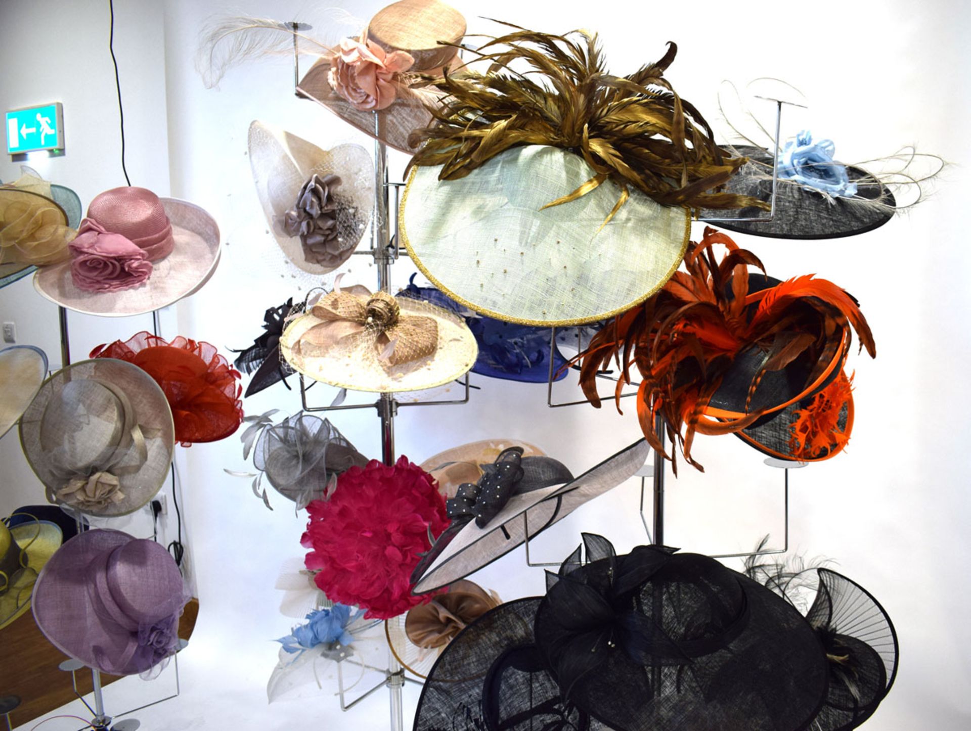 Approx. 45 hats and fascinators in various colours and designs (stands and heads not included) - Image 3 of 6