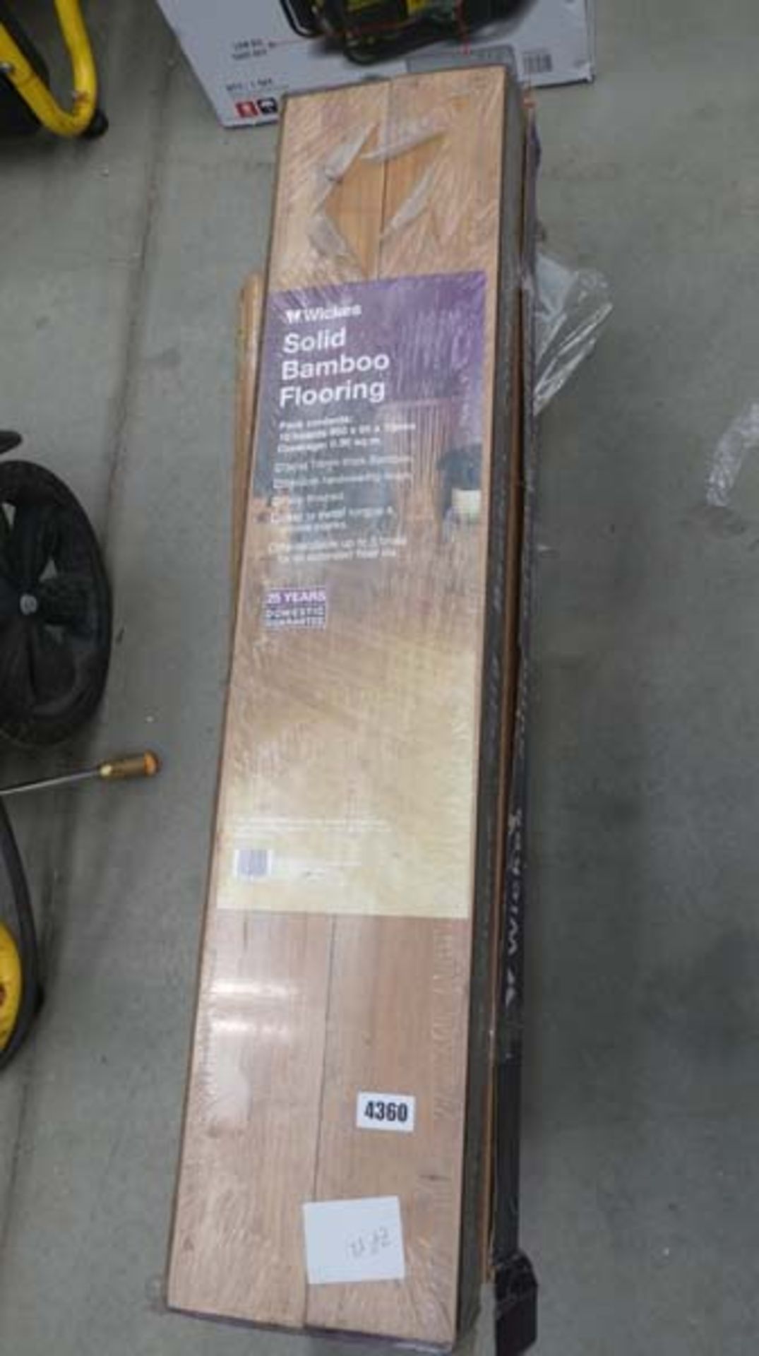5 packs of Wickes bamboo flooring and some edging strips