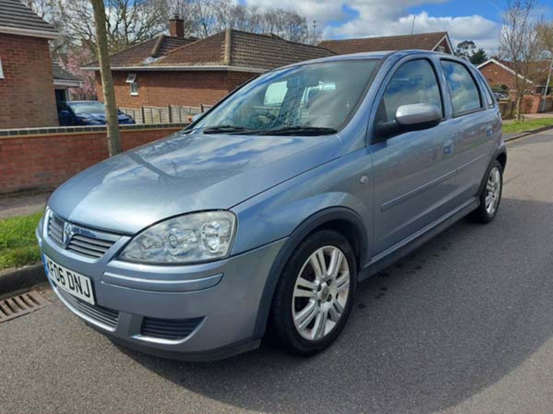 Vauxhall Corsa 1.4 Active Automatic in silver, 5 door hatchback, first registered 03/03/2006, MOT - Image 4 of 15