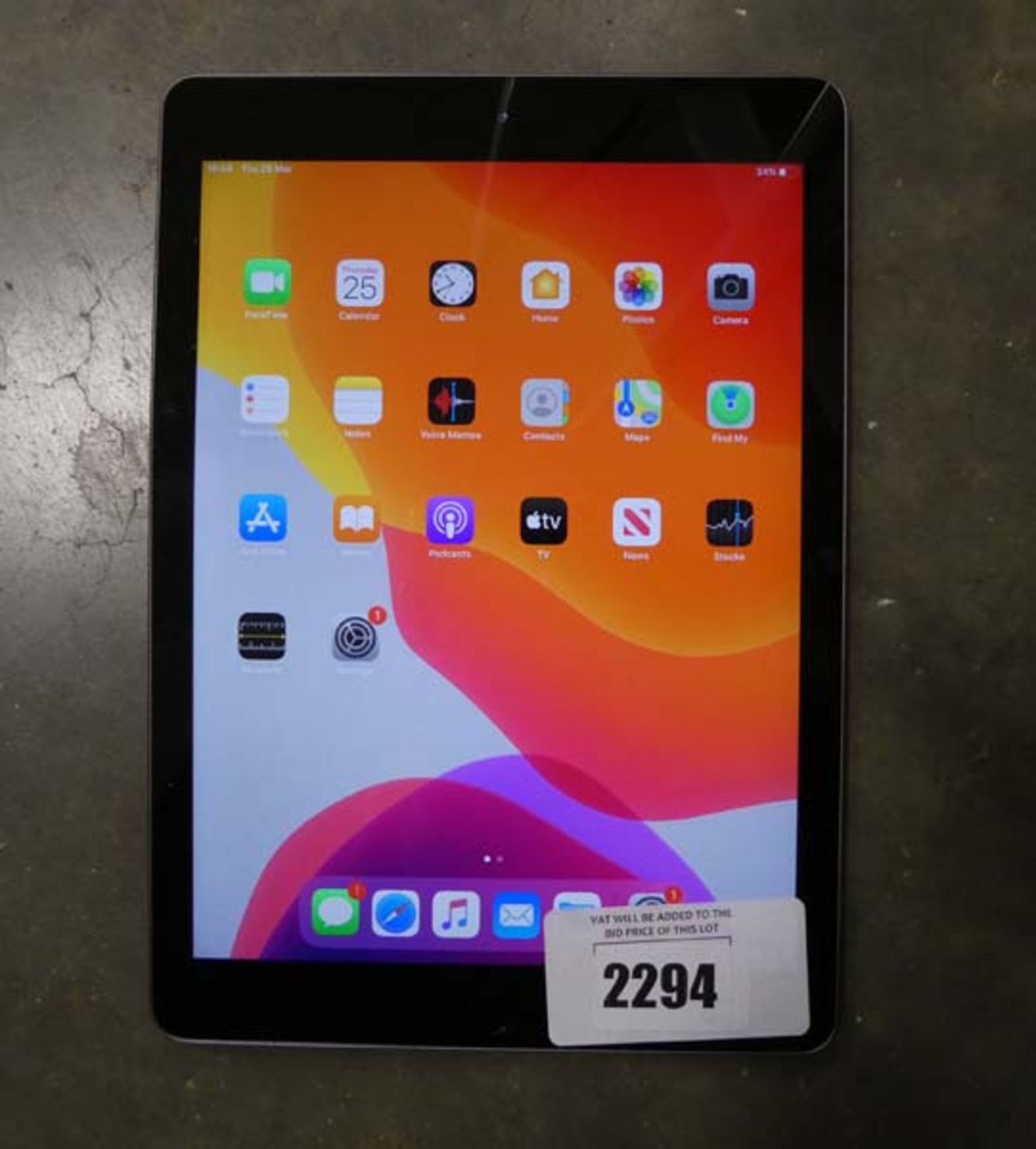 Apple i Pad model A1893, 32gb tablet, has bend in left hand side
