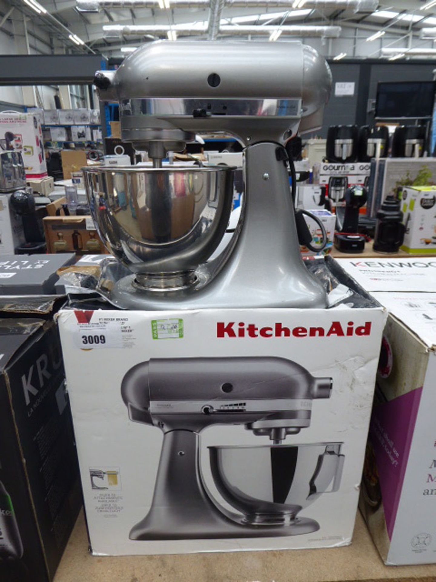 Kitchen Aid standing mixer with bowl, no attachments Light use