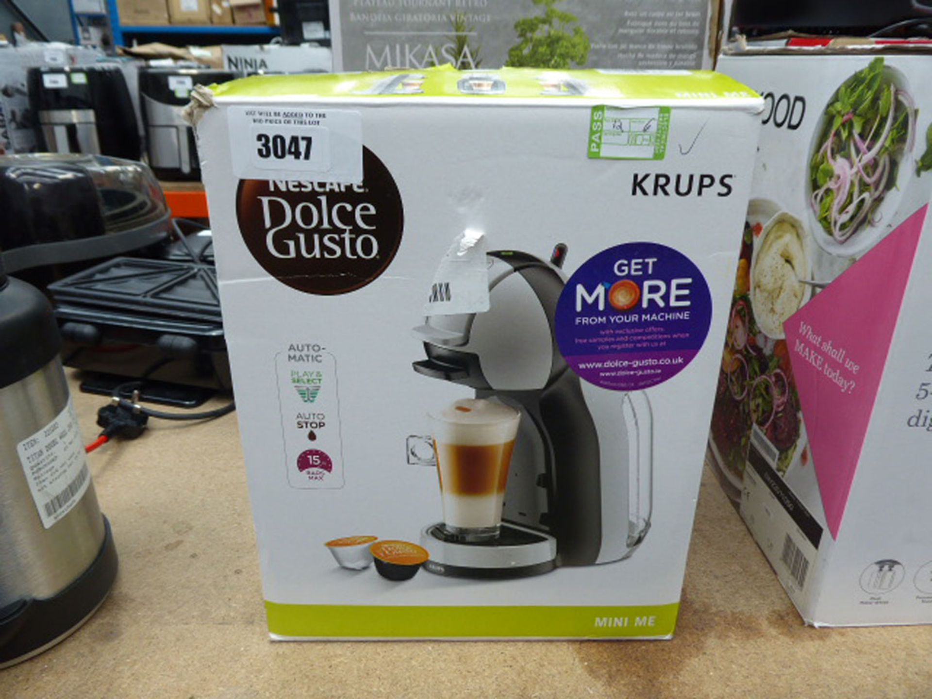 Nescafe Dolce Gusto coffee machine with box