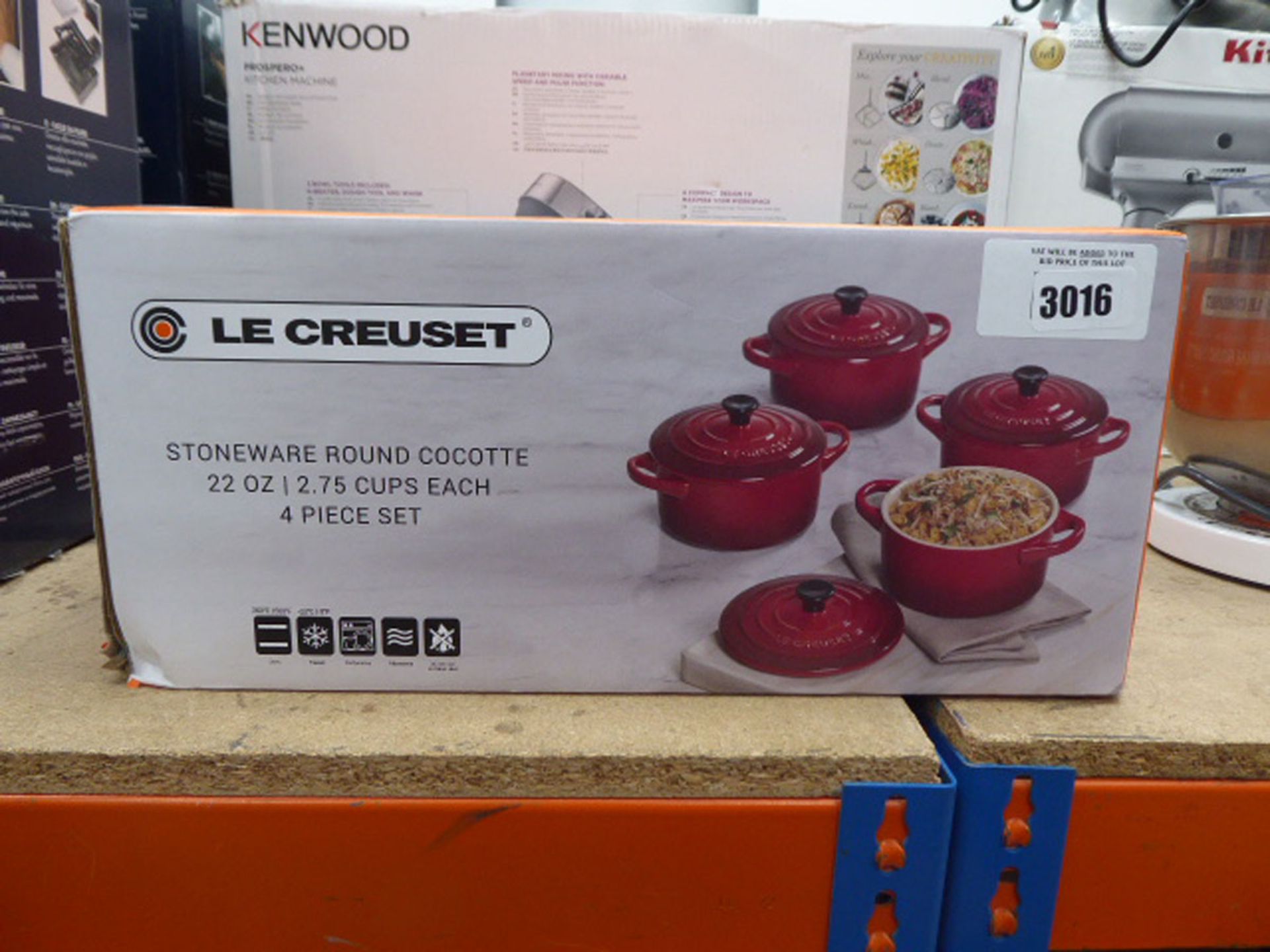 Le Creuset stoneware round bowl set