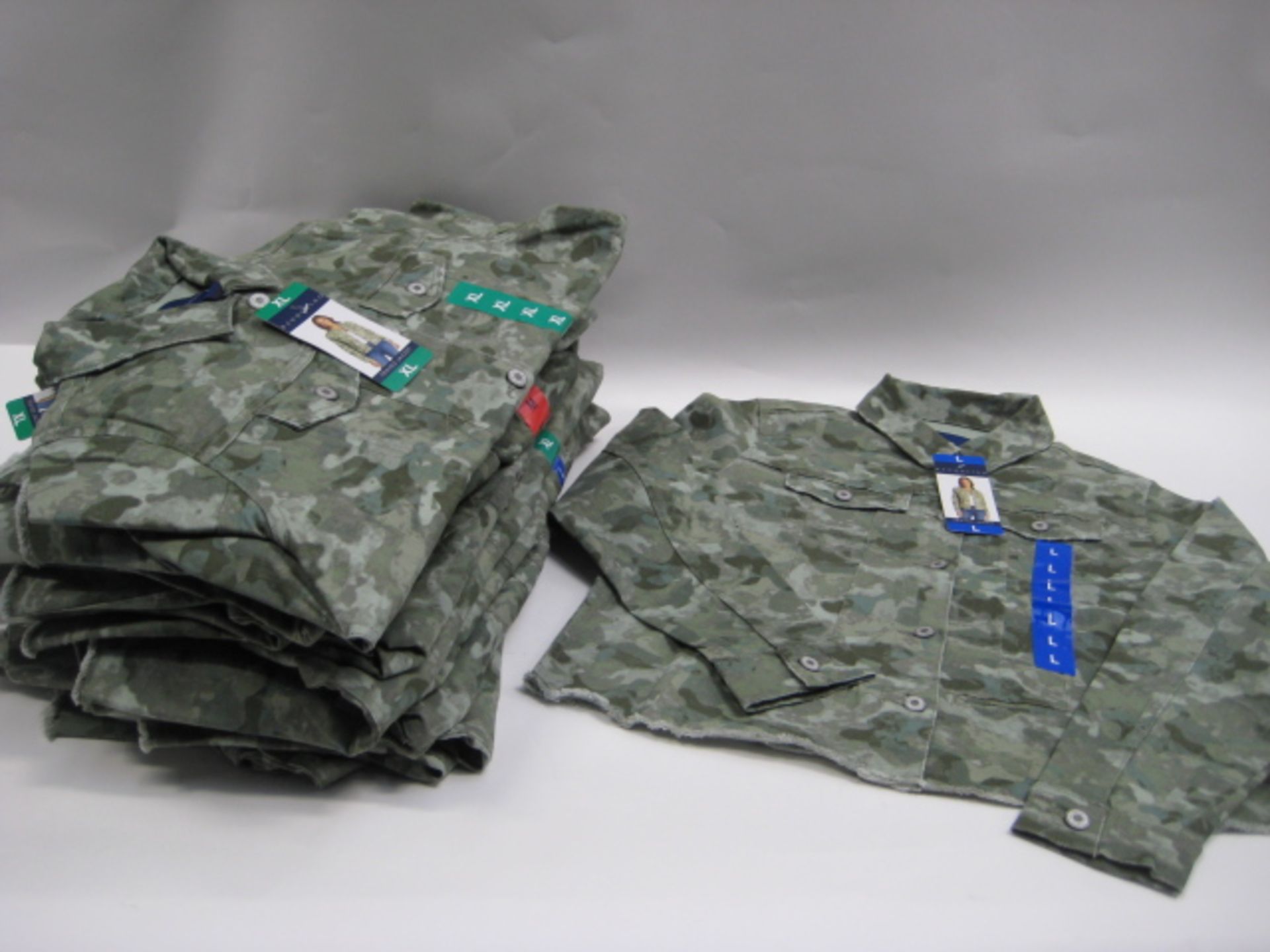 Bag containing 16 Bandolino frayed ladies jackets in camouflage, sizes ranging from M to XL
