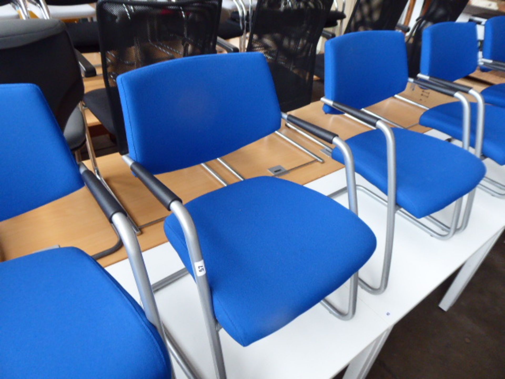 Six metal frame blue cloth reception chairs - Image 2 of 2