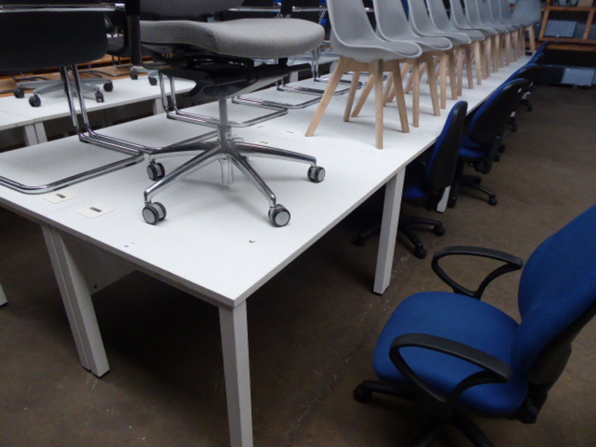 Six 120cm white work stations on straight legs