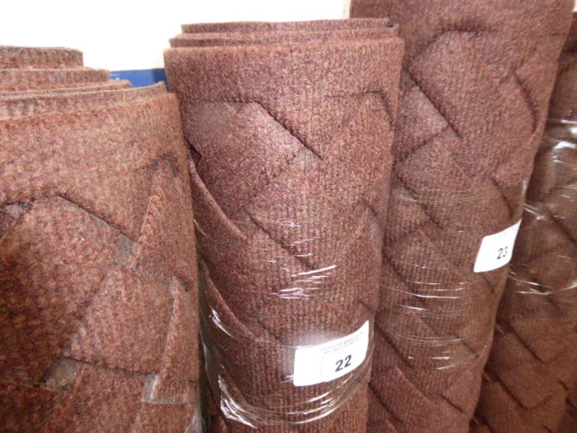 120cm by 180cm brown rubber back commercial mat with woven design - Image 2 of 2