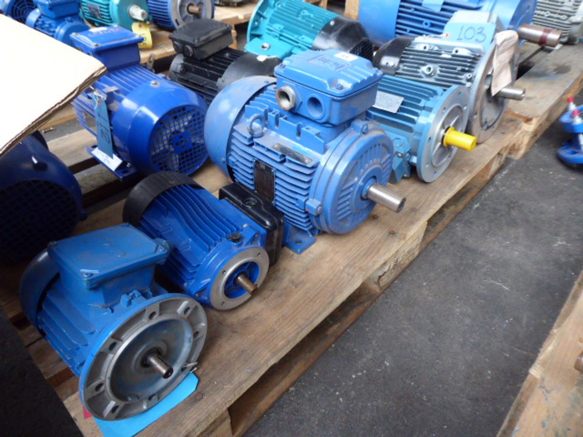 Five assorted motors, Brook Hansen; unbranded MS90L4, 1.5kw; Weg AL112-M, 4.8kw and a Gamak F.