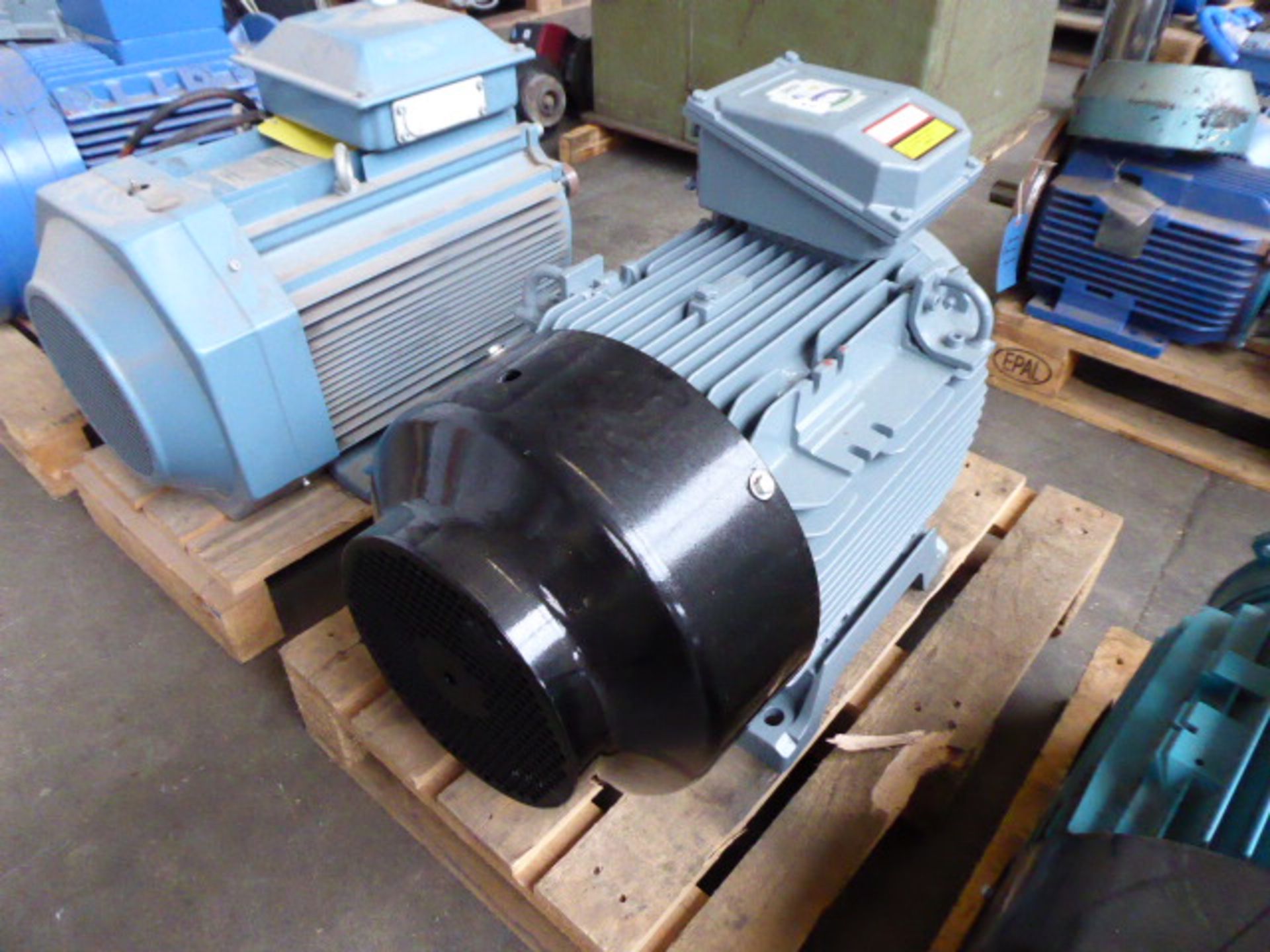 Brook Crompton W-DE200LNX motor, 30kw, 255kg - Image 4 of 4