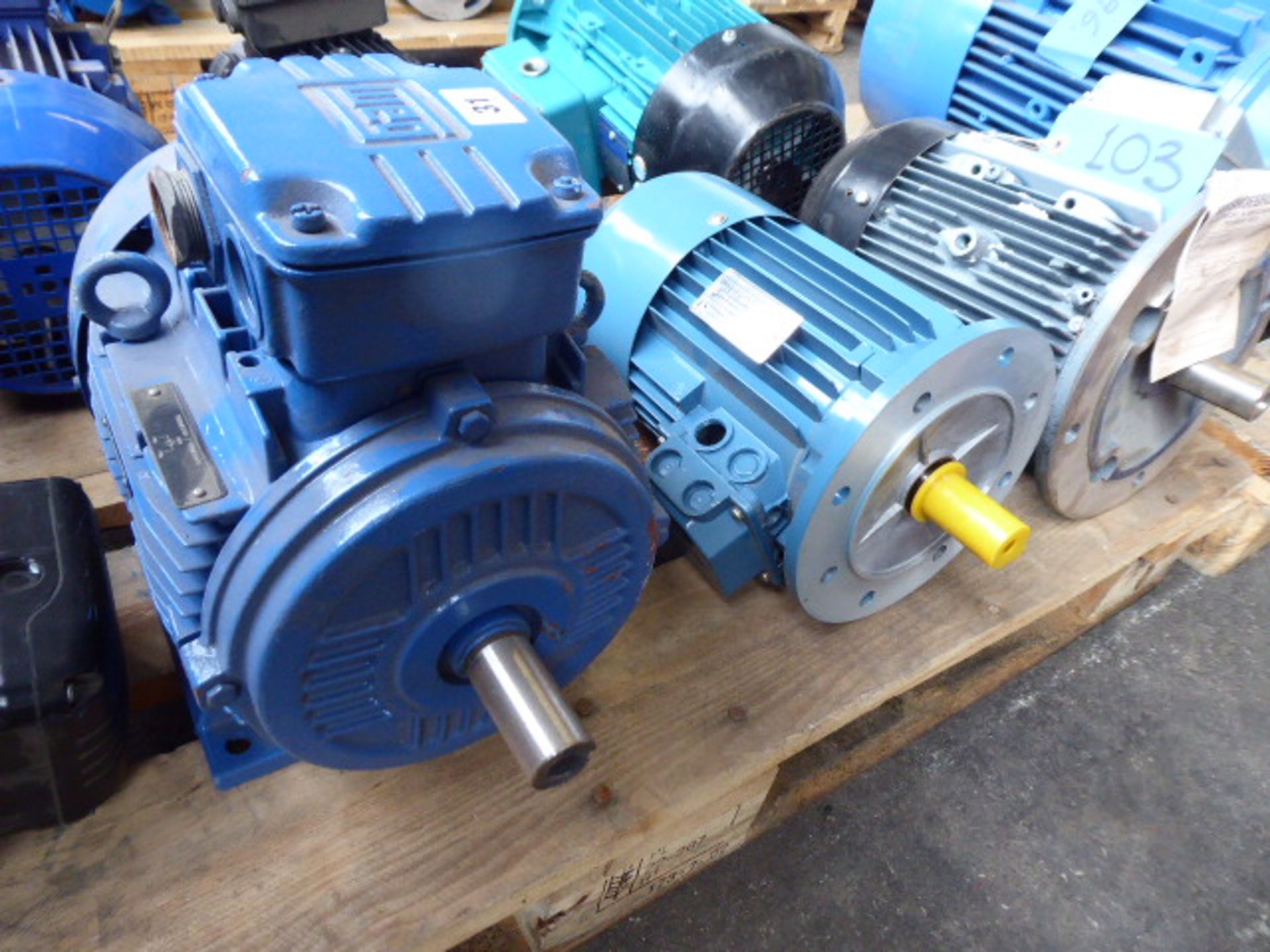 Five assorted motors, Brook Hansen; unbranded MS90L4, 1.5kw; Weg AL112-M, 4.8kw and a Gamak F. - Image 2 of 3