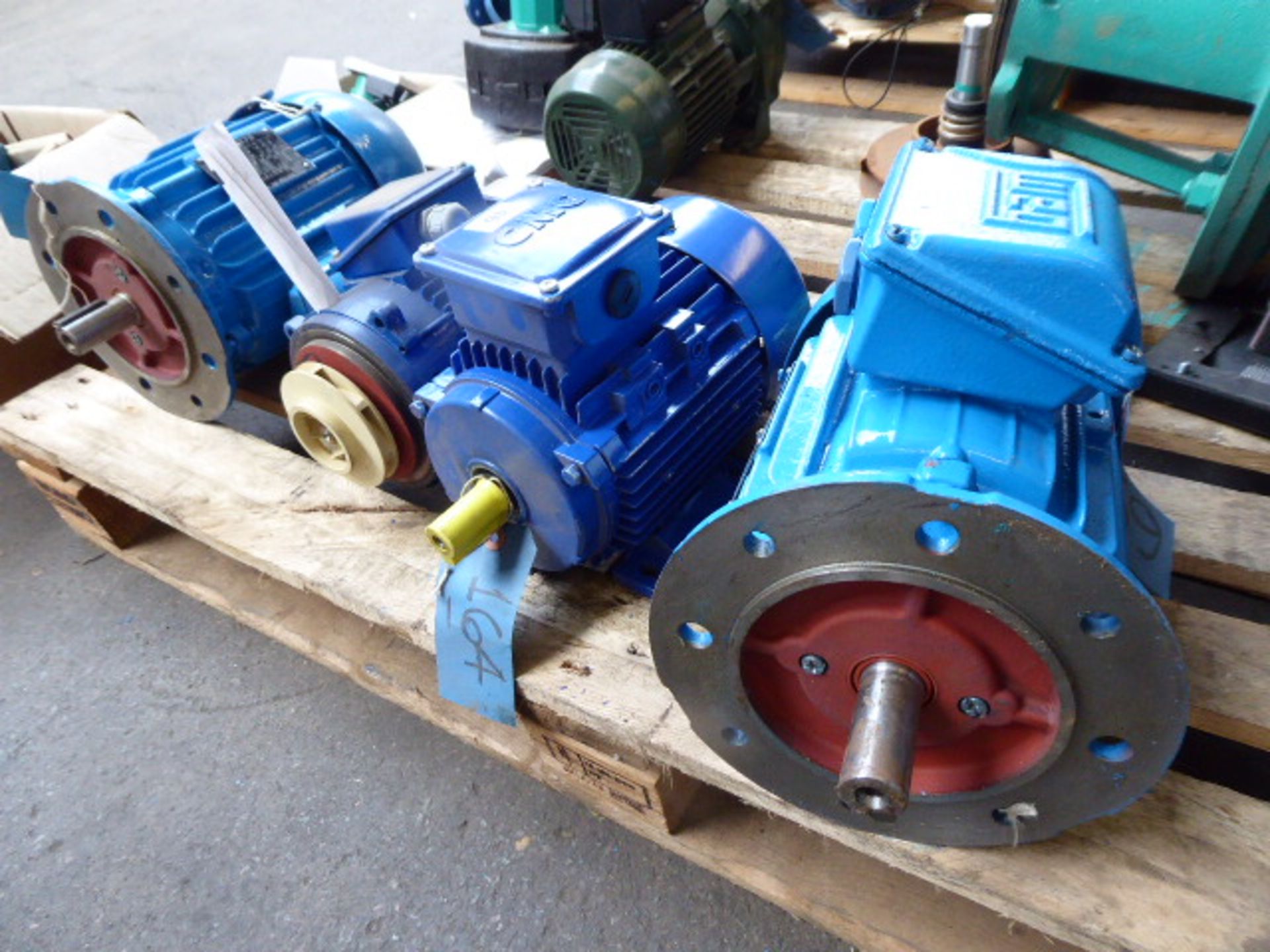 Four assorted motors, Weg, 1.1kw; Pullen SKK-1040/2, 1.9kw; Weg, 1.1kw and 1 other - Image 2 of 3